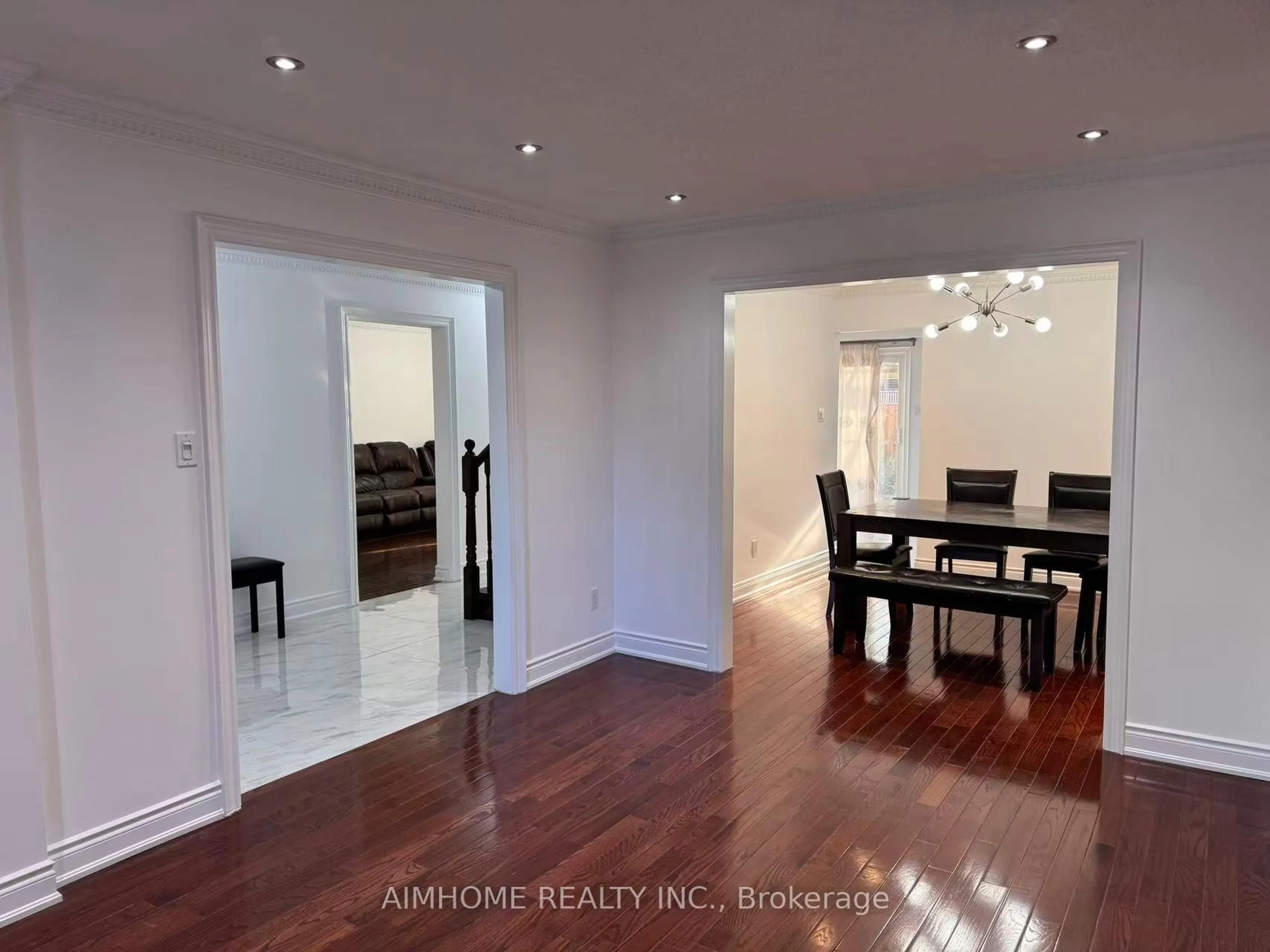 Dining room, wood/laminate floor for 213 Hupfield Tr, Toronto Ontario M1B 4L8