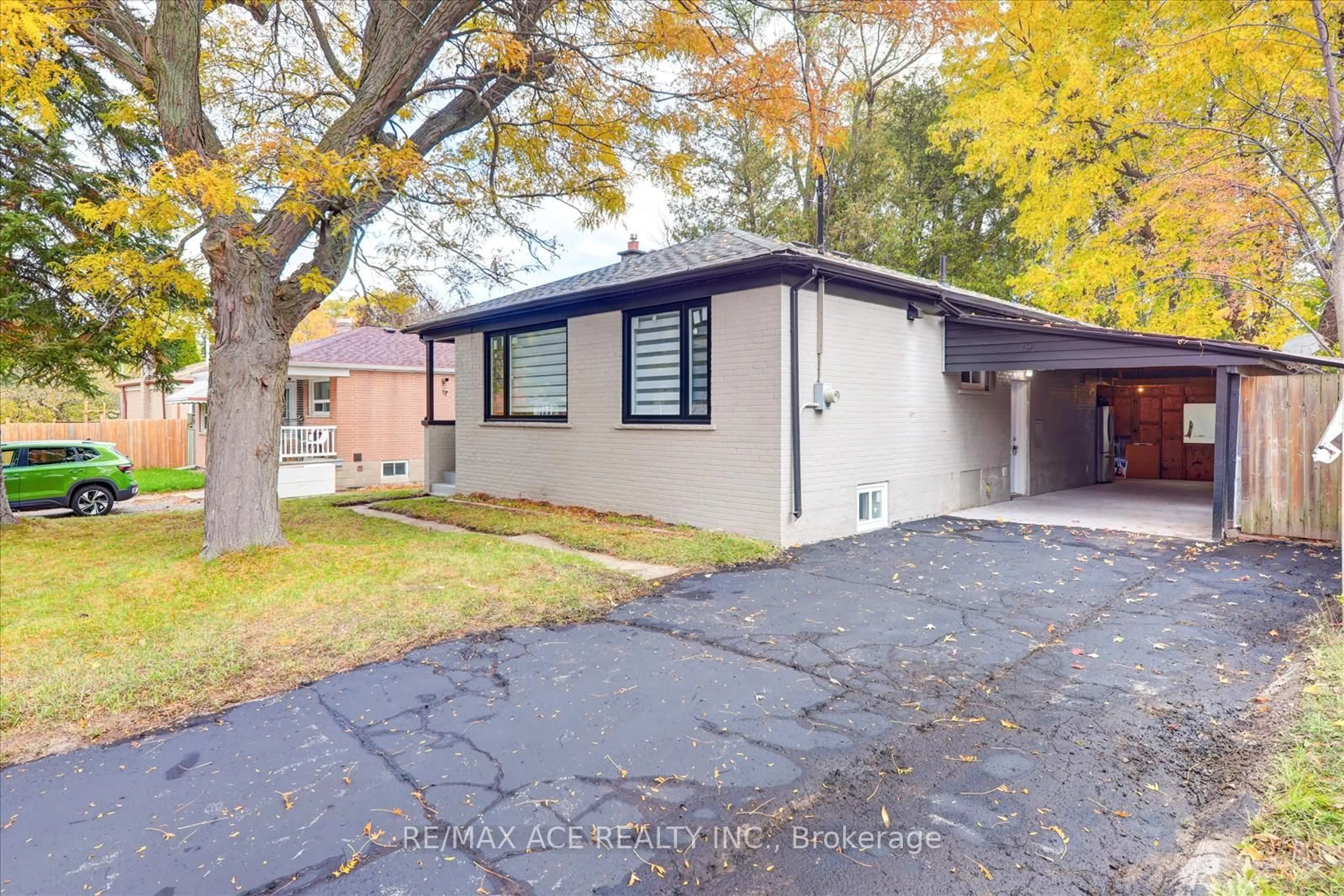 Home with vinyl exterior material, street for 19 Blakemanor Blvd, Toronto Ontario M1J 2W3