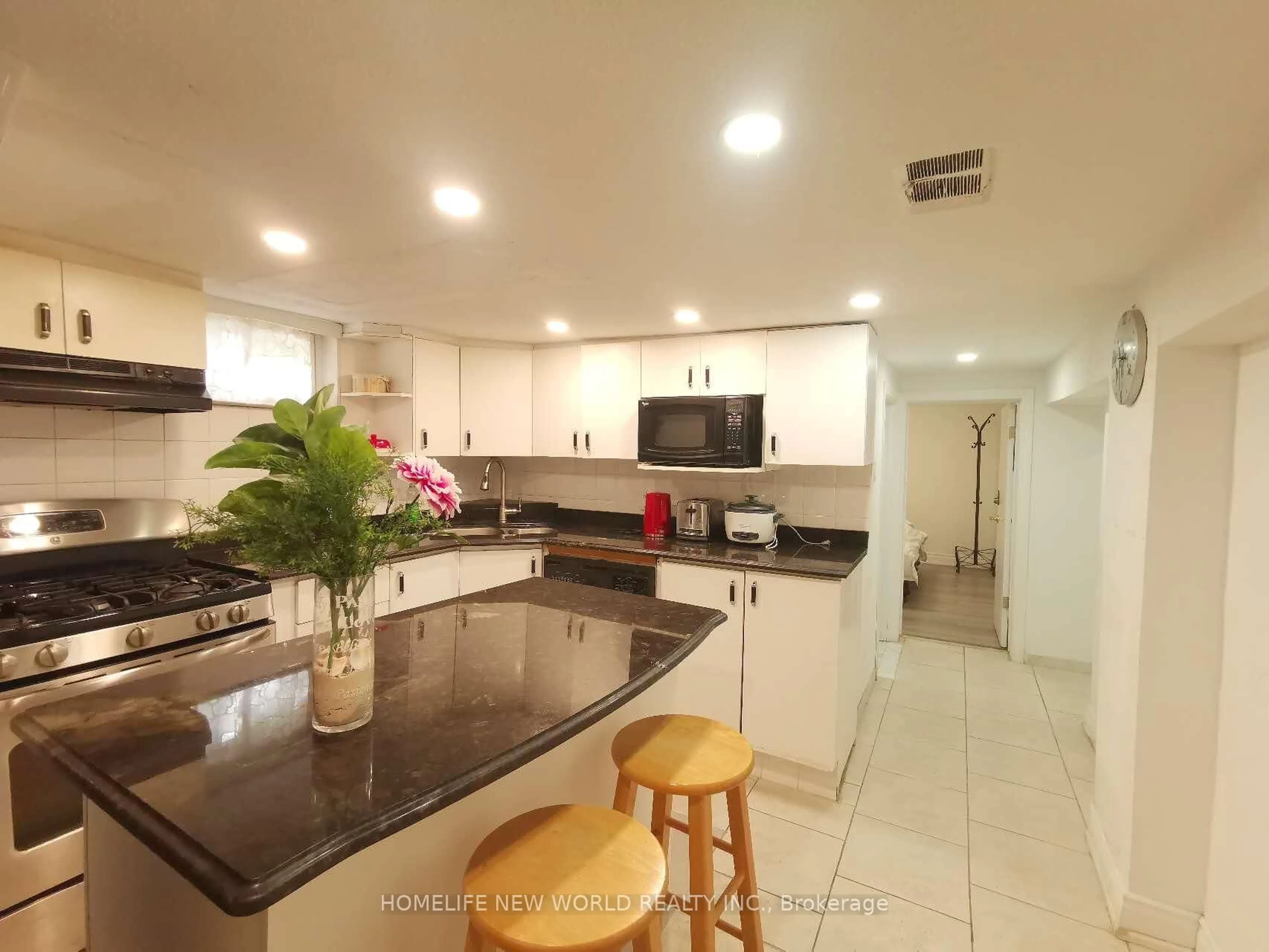 Open concept kitchen, ceramic/tile floor for 92 Earlton Rd, Toronto Ontario M1T 2R6