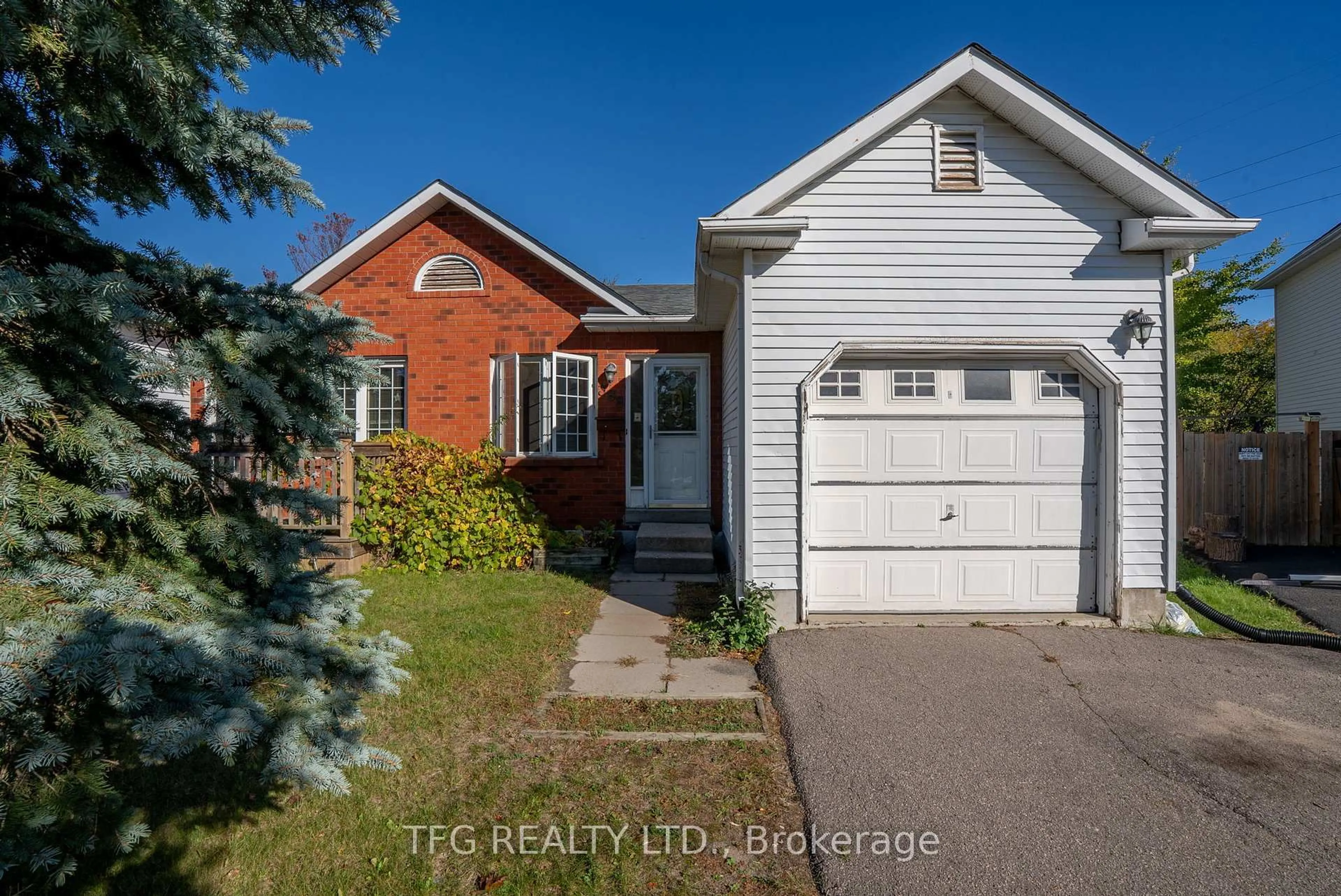 Home with vinyl exterior material, street for 388 Pompano Crt, Oshawa Ontario L1K 1M9