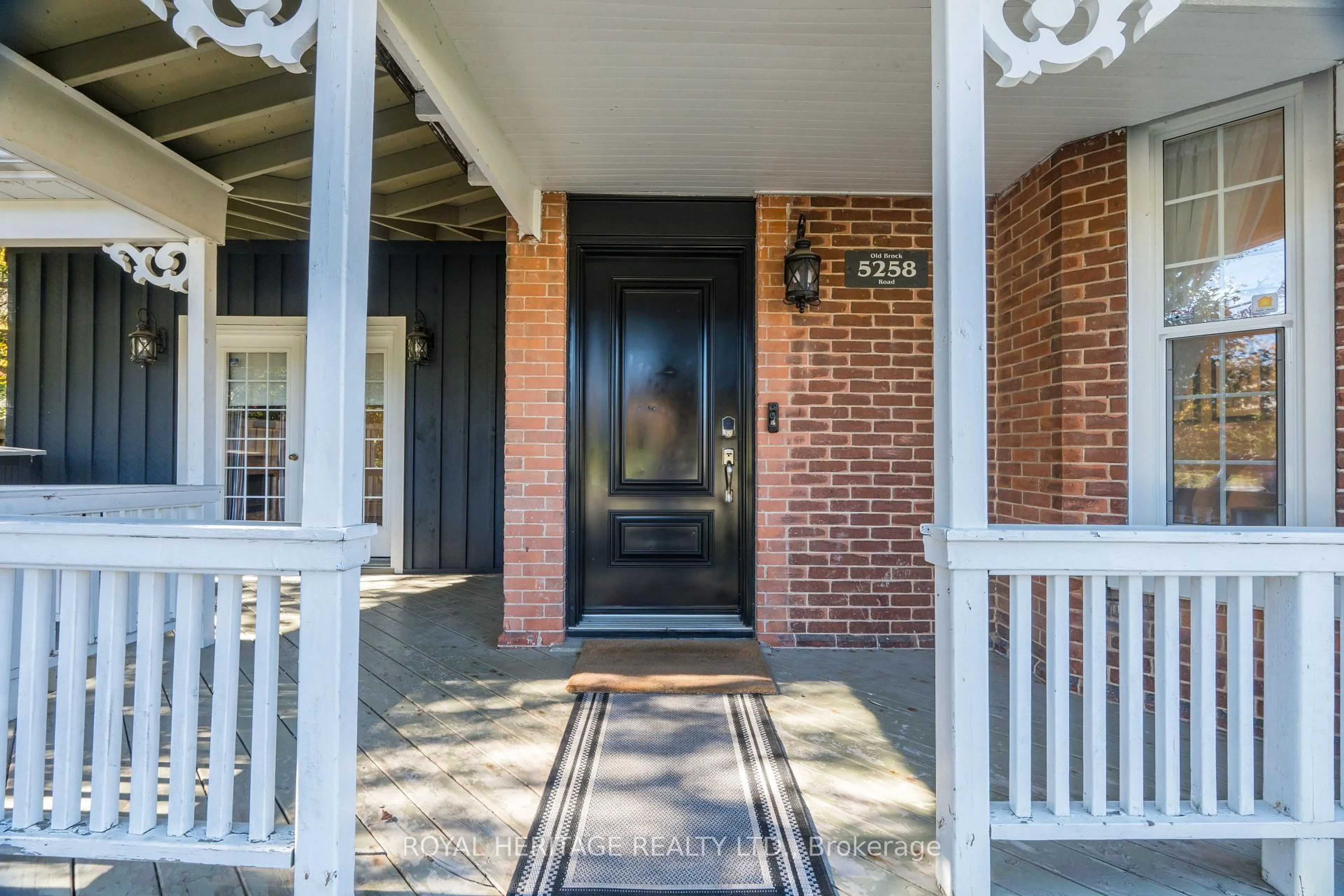 Indoor entryway for 5258 Old Brock Rd, Pickering Ontario L1Y 1A1