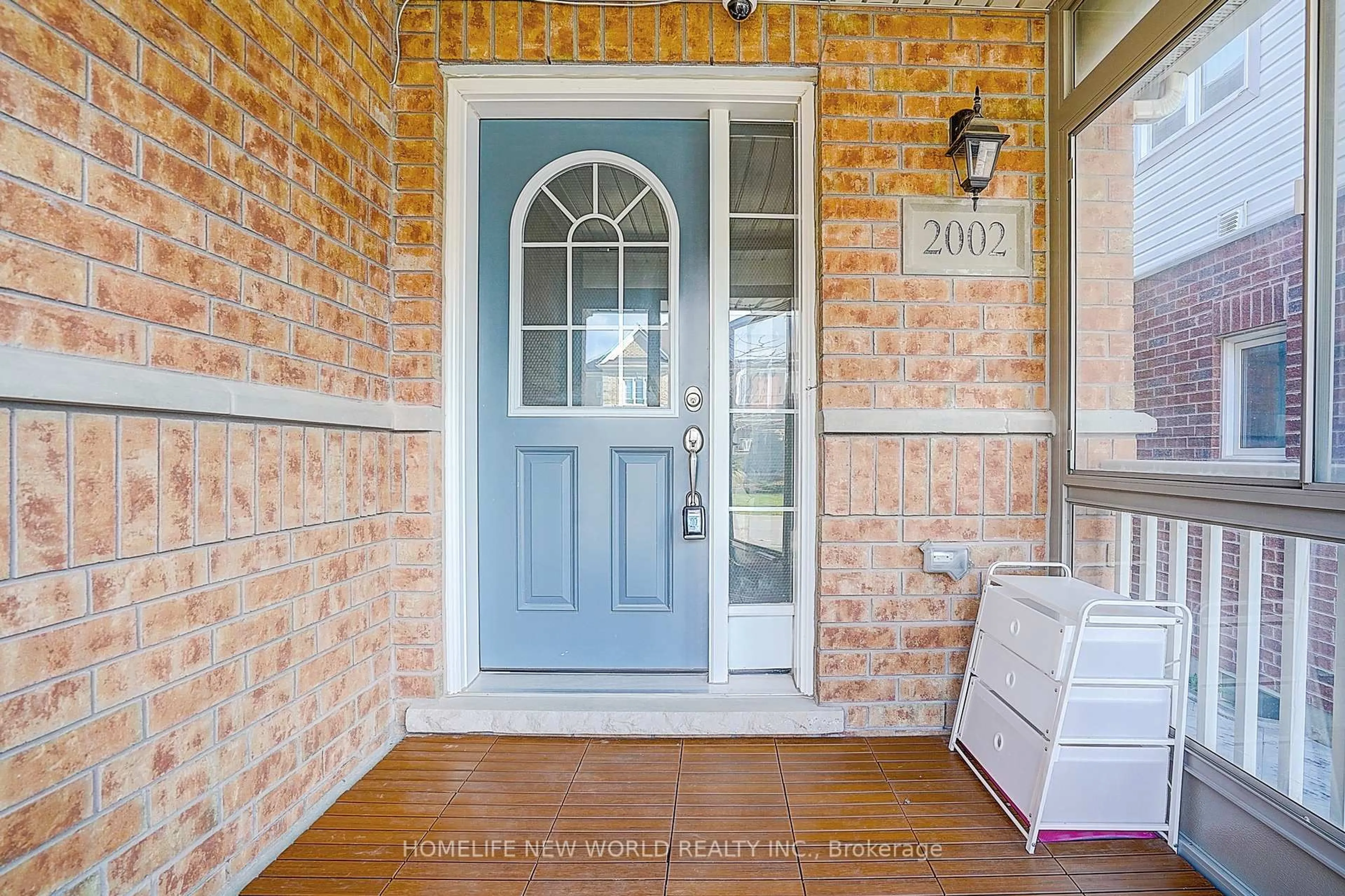 Indoor entryway for 2002 Cocklin Cres, Oshawa Ontario L1K 0T6