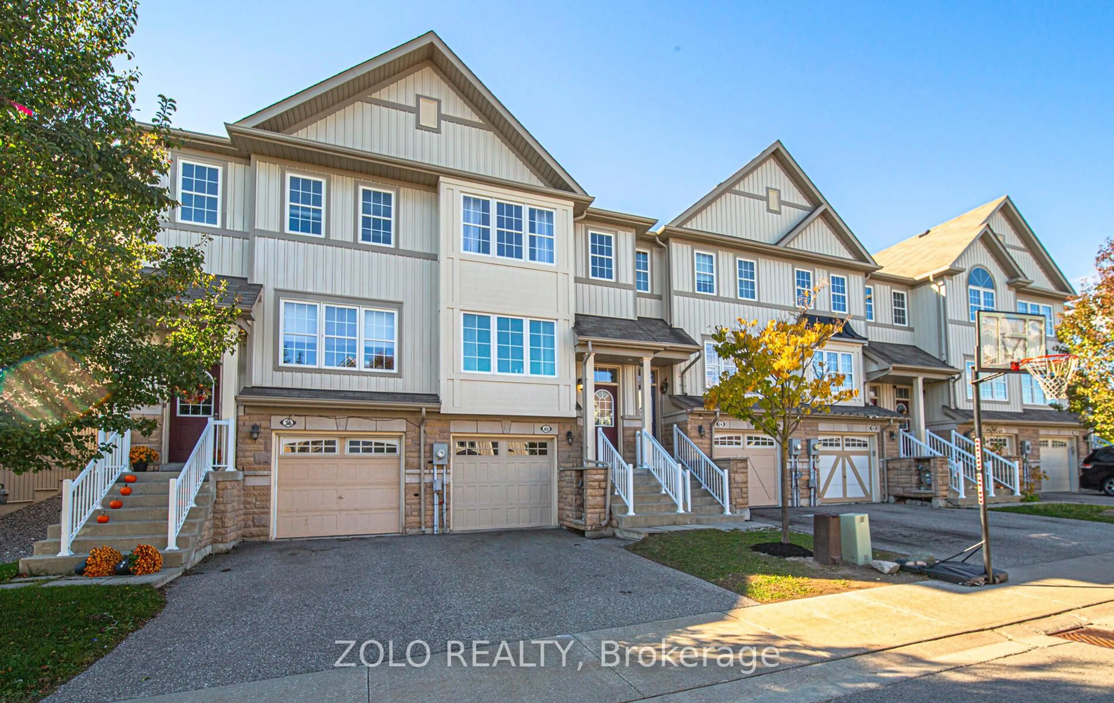 A pic from outside/outdoor area/front of a property/back of a property/a pic from drone, unknown for 40 Farmstead Dr, Clarington Ontario L1C 0K9