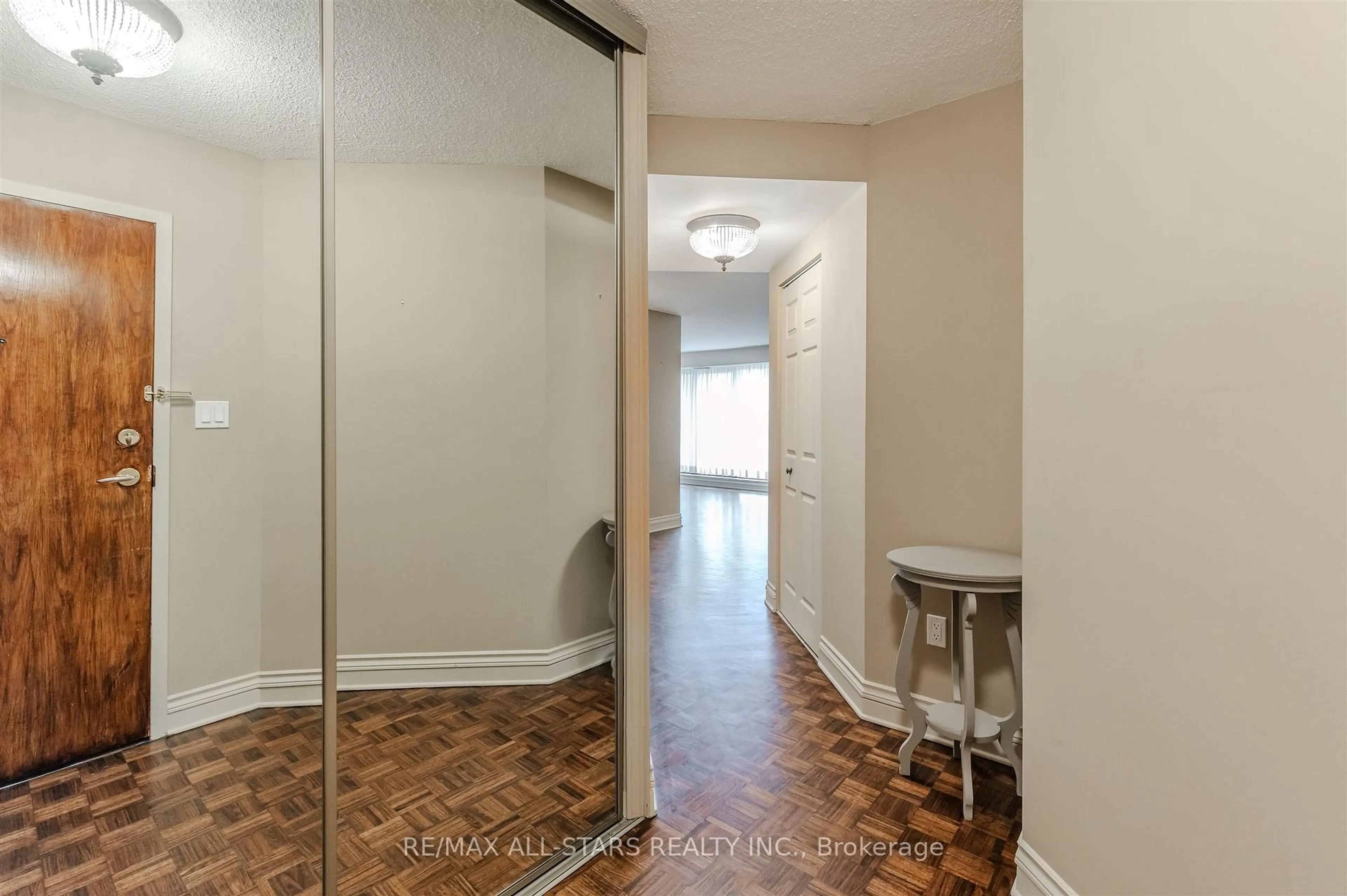Indoor entryway for 3734 St Clair Ave #407, Toronto Ontario M1M 1T7