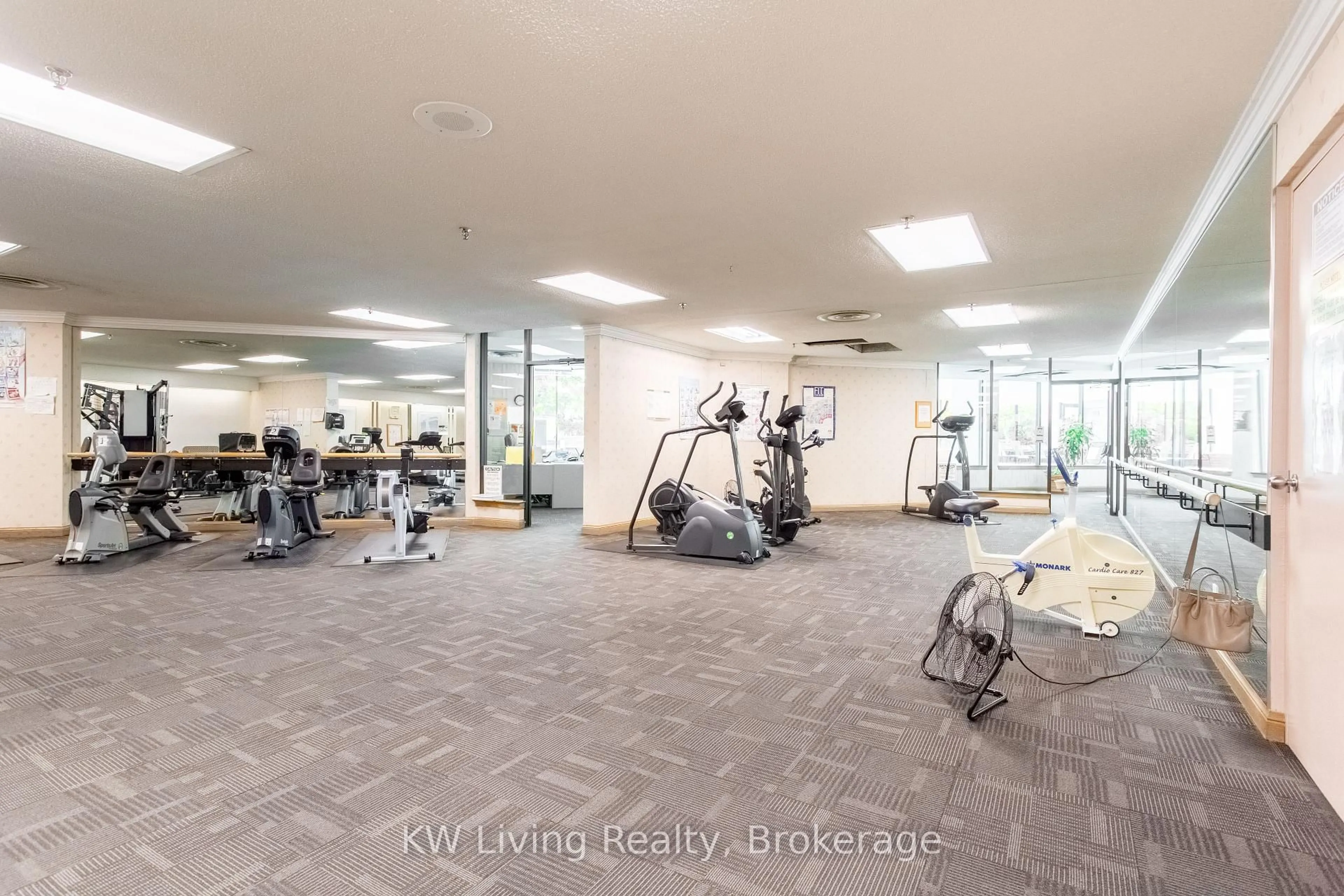 Gym or fitness room for 75 Bamburgh Circ #924, Toronto Ontario M1W 3W1