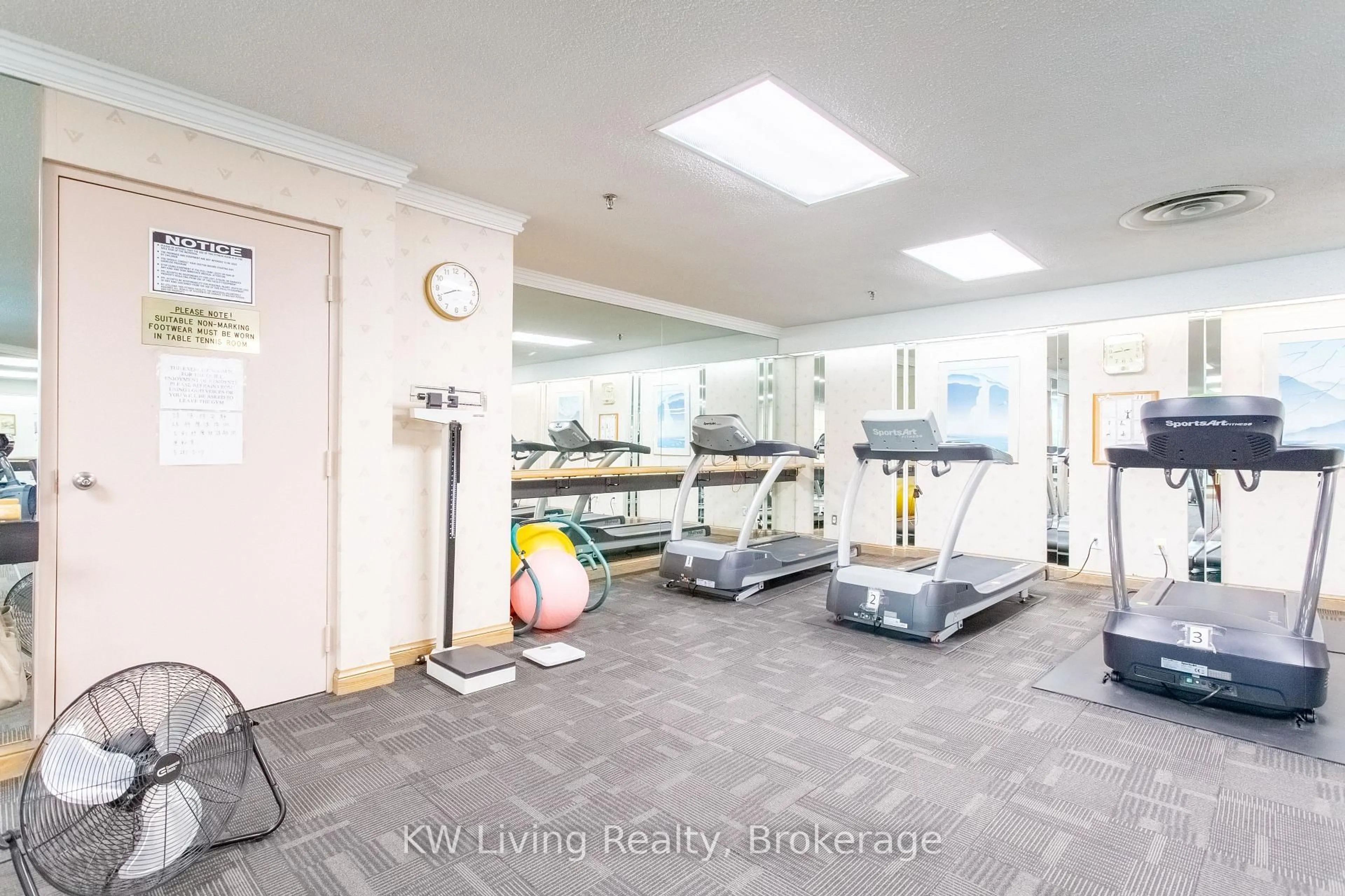 Gym or fitness room for 75 Bamburgh Circ #924, Toronto Ontario M1W 3W1