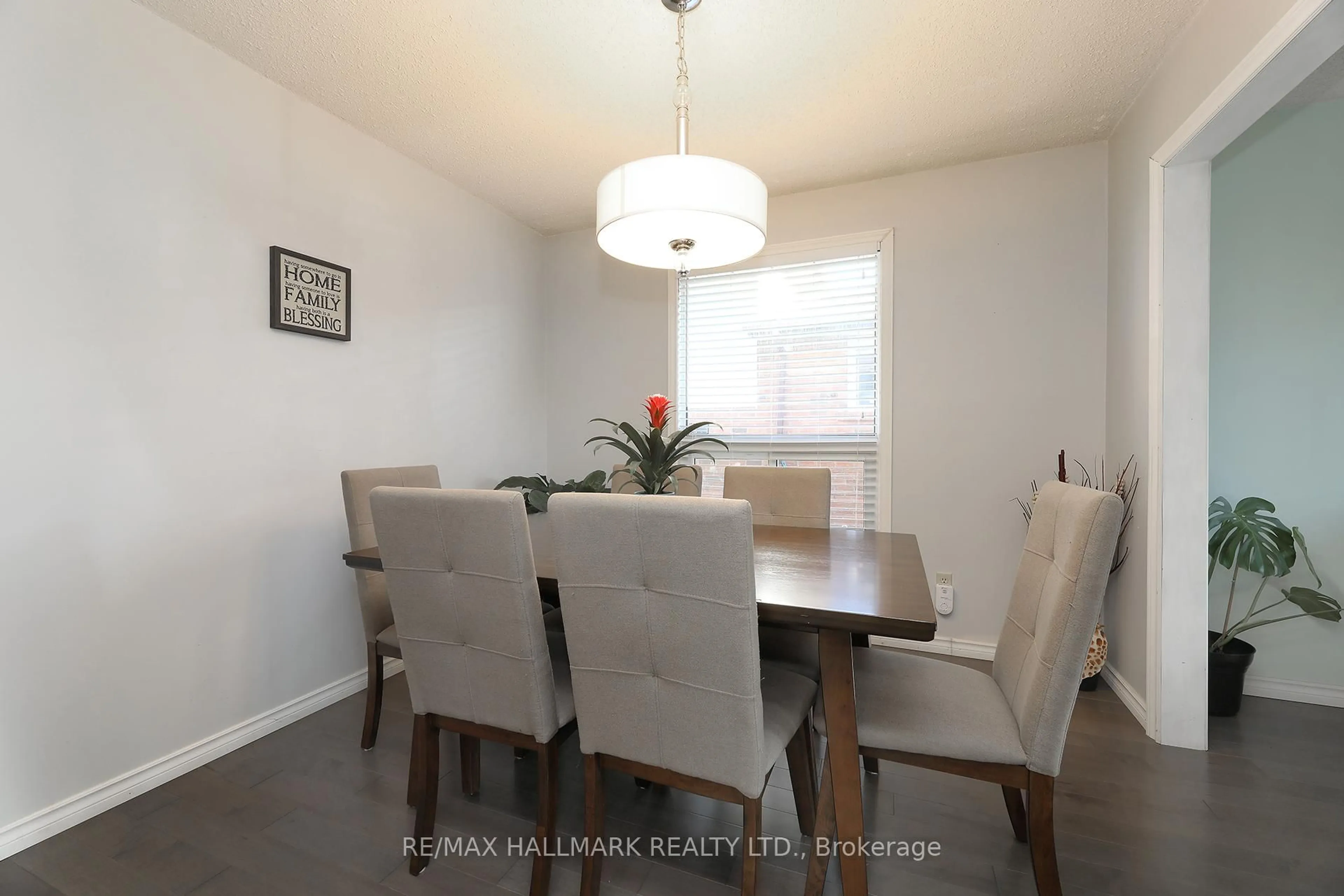 Dining room, wood/laminate floor for 944 William Booth Cres, Oshawa Ontario L1G 7N4