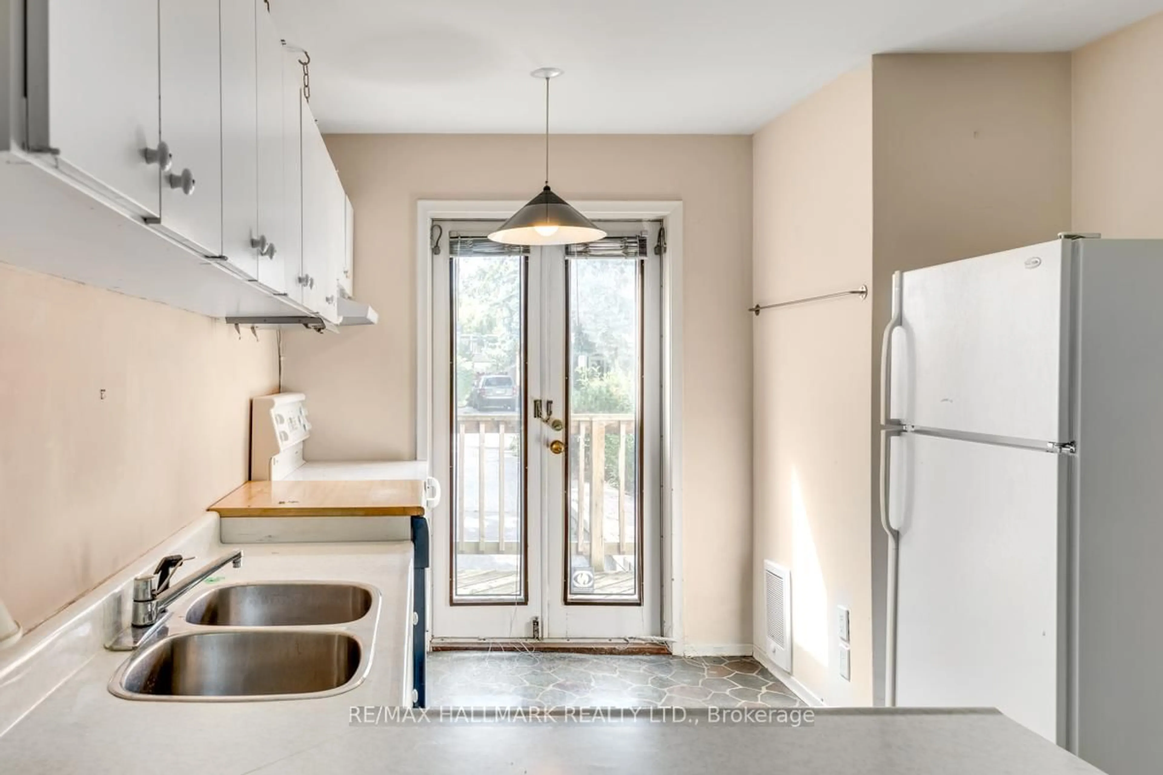 Standard kitchen, unknown for 5 Bowmore Rd, Toronto Ontario M4L 3H6