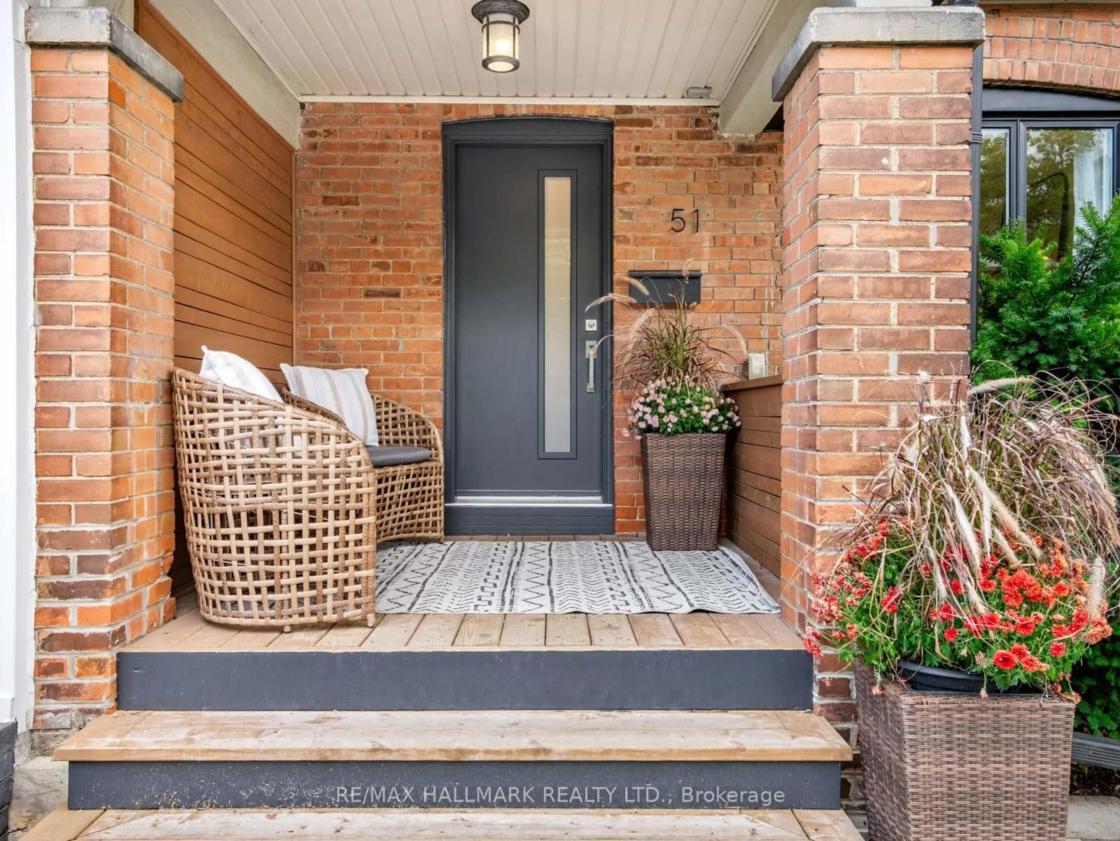 Indoor entryway for 51 Beachdale Ave, Toronto Ontario M1N 1V7