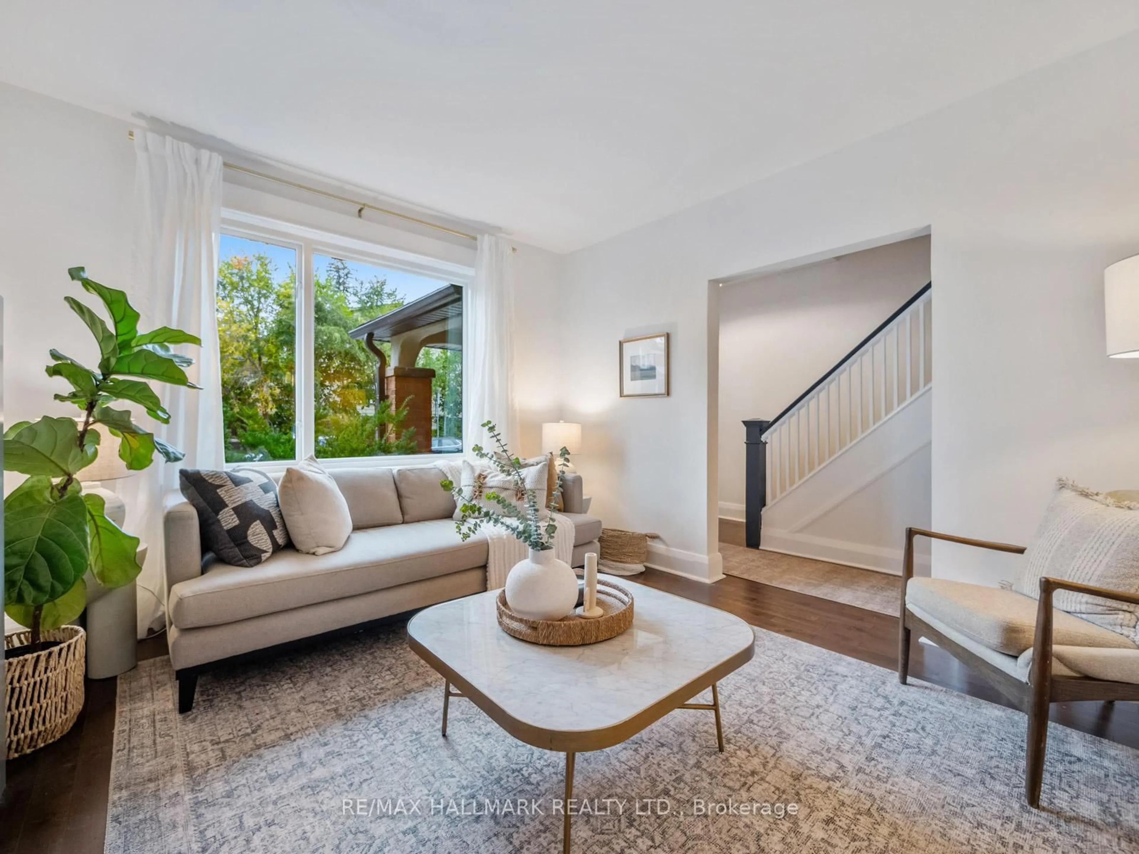 Living room with furniture, unknown for 51 Beachdale Ave, Toronto Ontario M1N 1V7