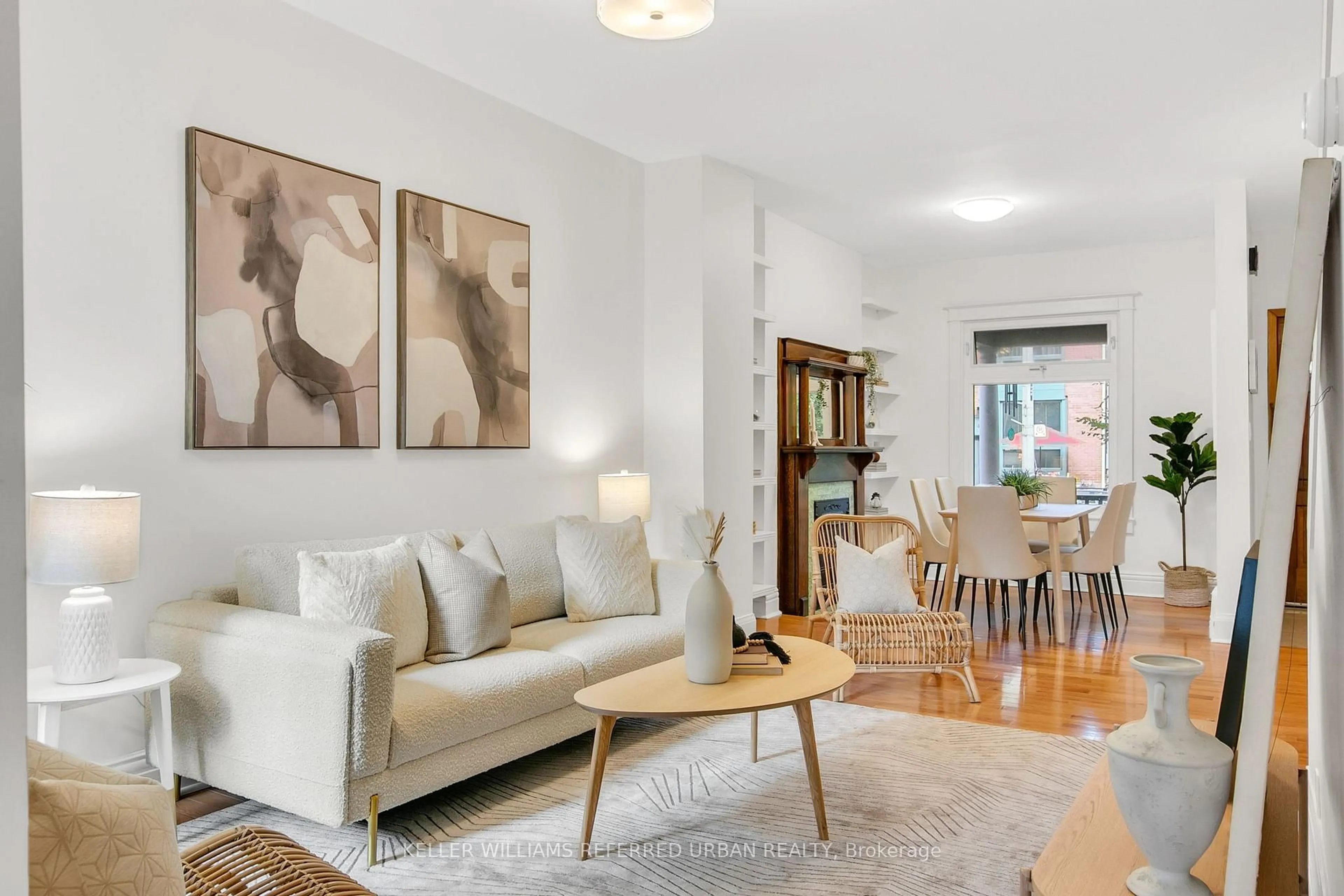 Living room with furniture, unknown for 45 Hazelwood Ave, Toronto Ontario M4J 1K4