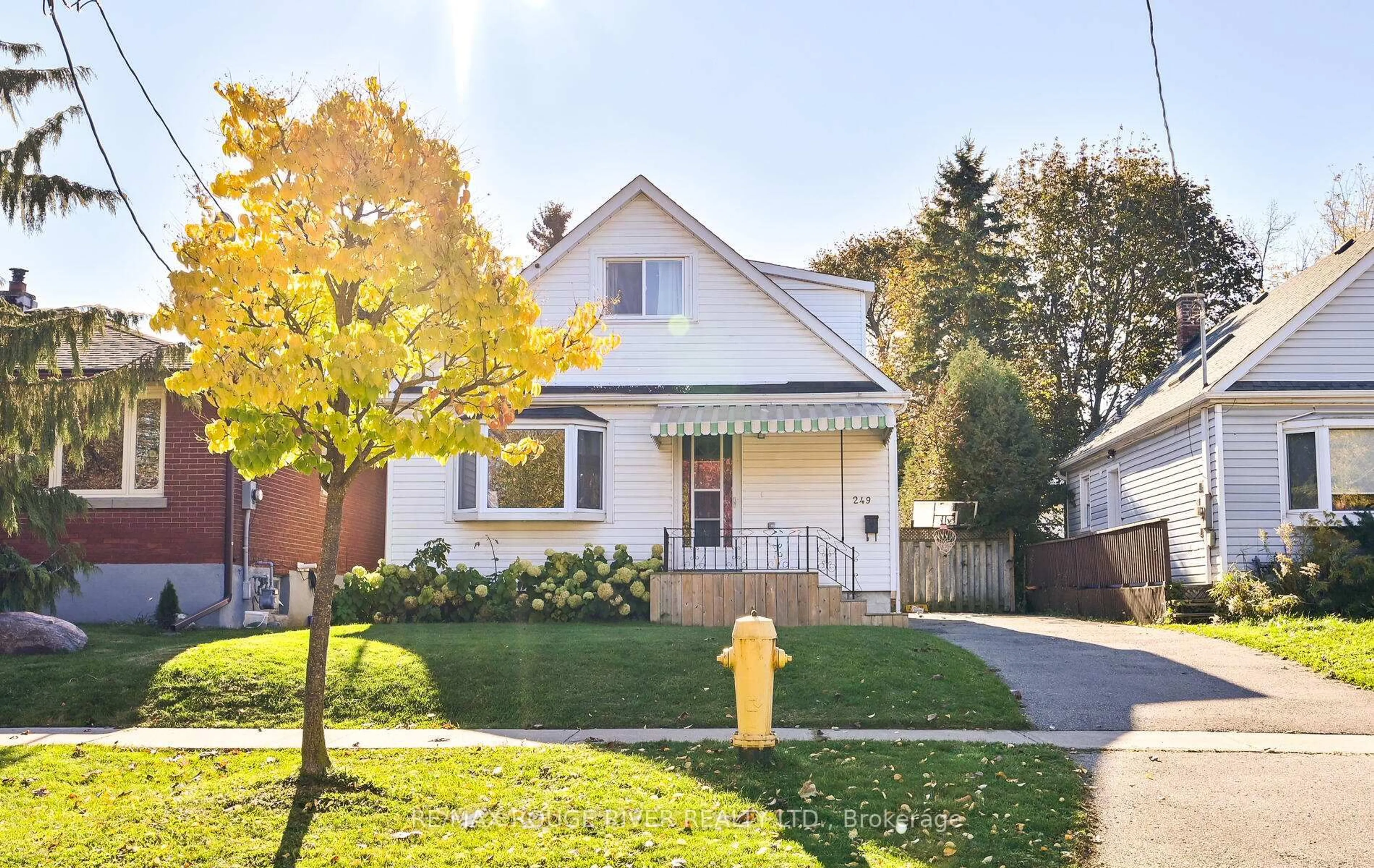 Unknown for 249 Sinclair Ave, Oshawa Ontario L1J 1W2