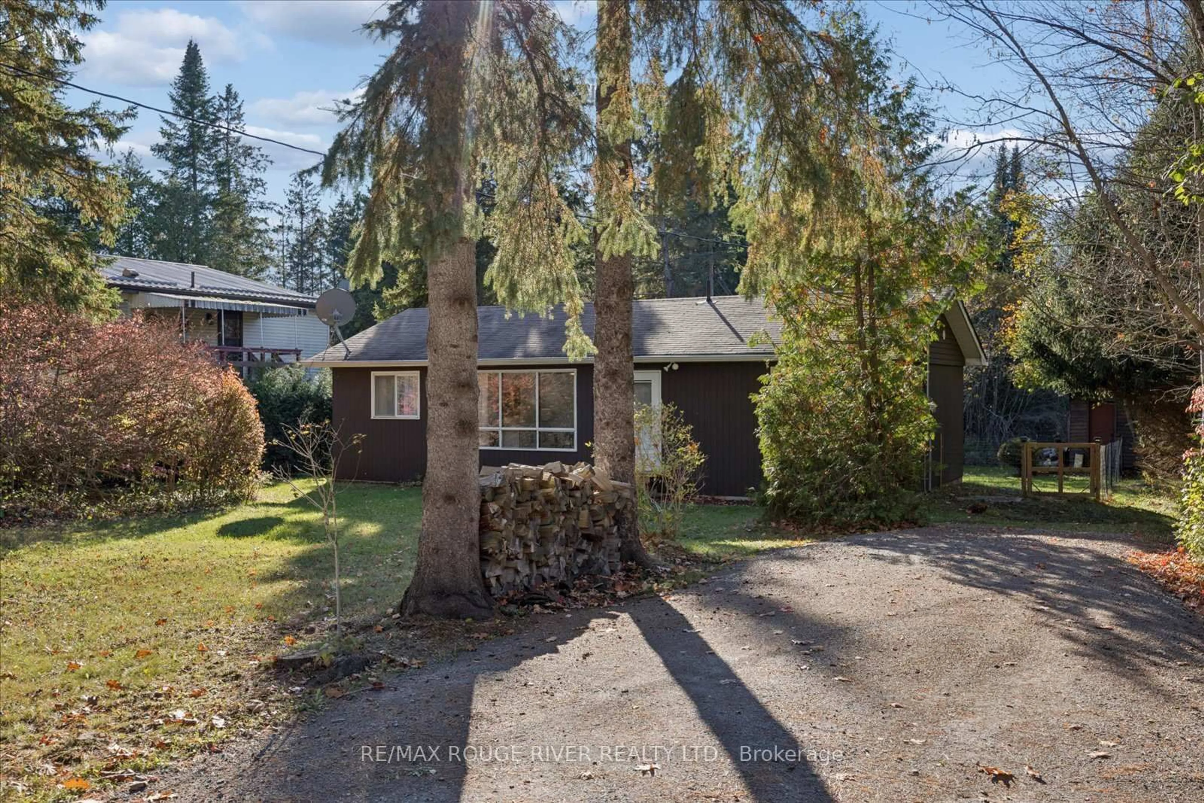 A pic from outside/outdoor area/front of a property/back of a property/a pic from drone, street for 16 Blumenweg Cres, Scugog Ontario L0B 1B0