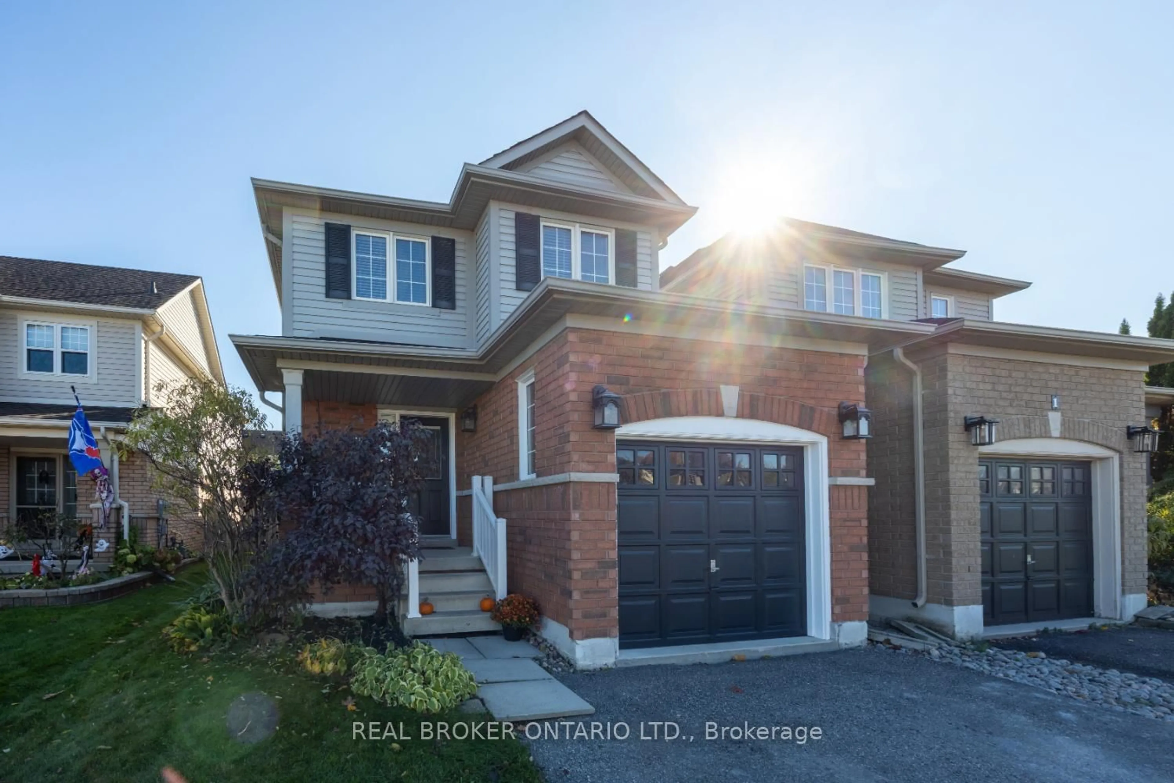 Home with brick exterior material, street for 265 Bons Ave, Clarington Ontario L1C 5P4