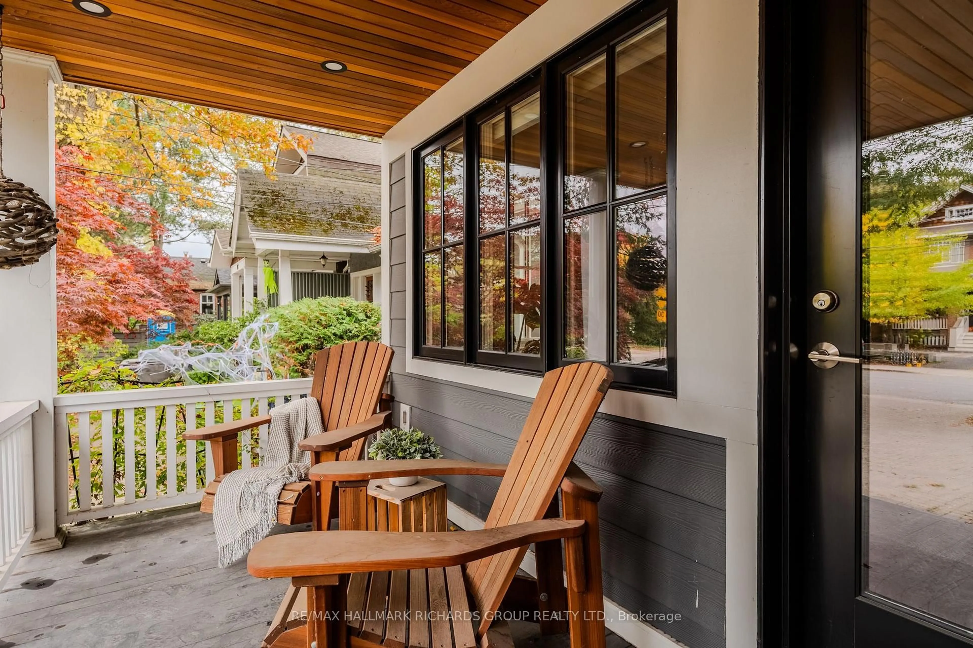 Patio, street for 108 Victoria Park Ave, Toronto Ontario M4E 3R9