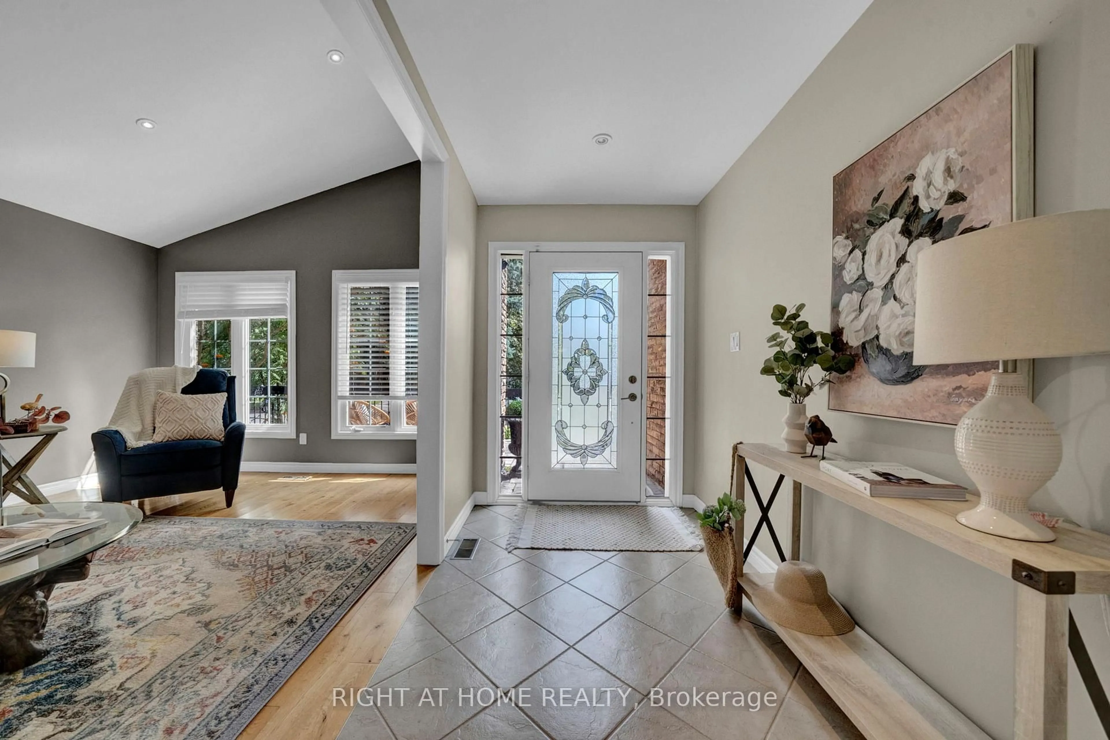 Indoor entryway for 1194 Northgate Cres, Oshawa Ontario L1G 7C5