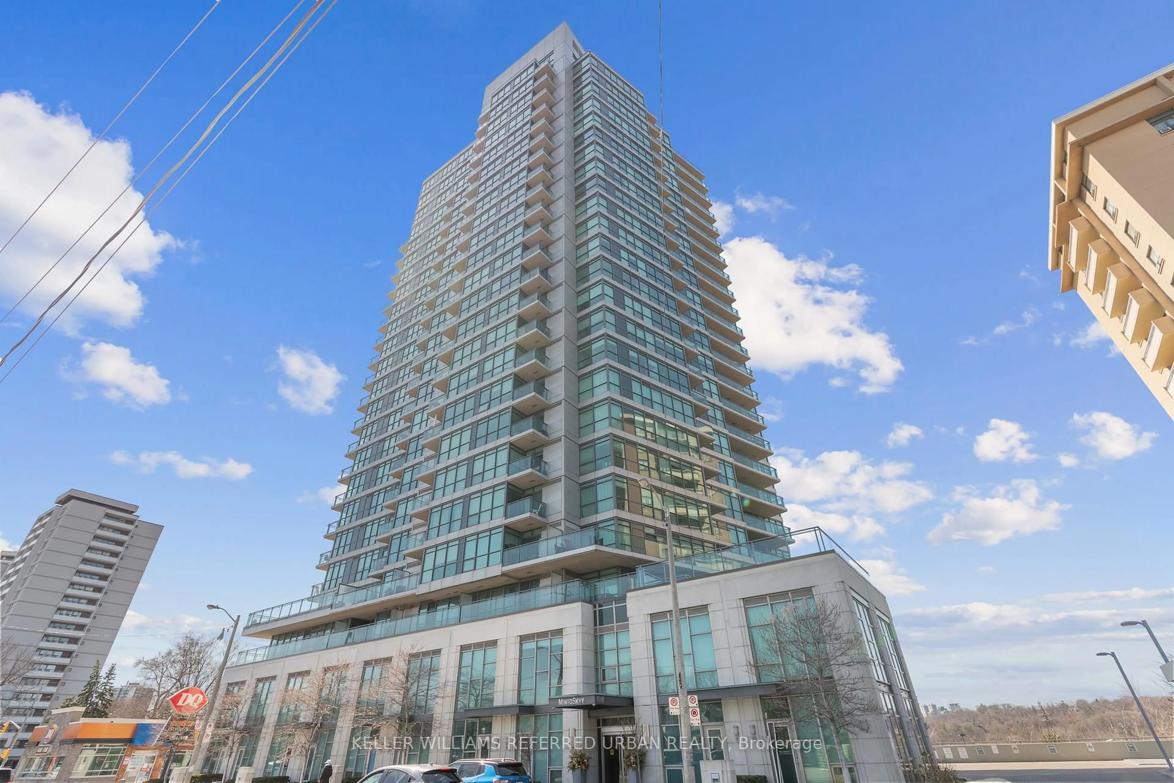 Indoor foyer for 1048 Broadview Ave #308, Toronto Ontario M4K 2B8