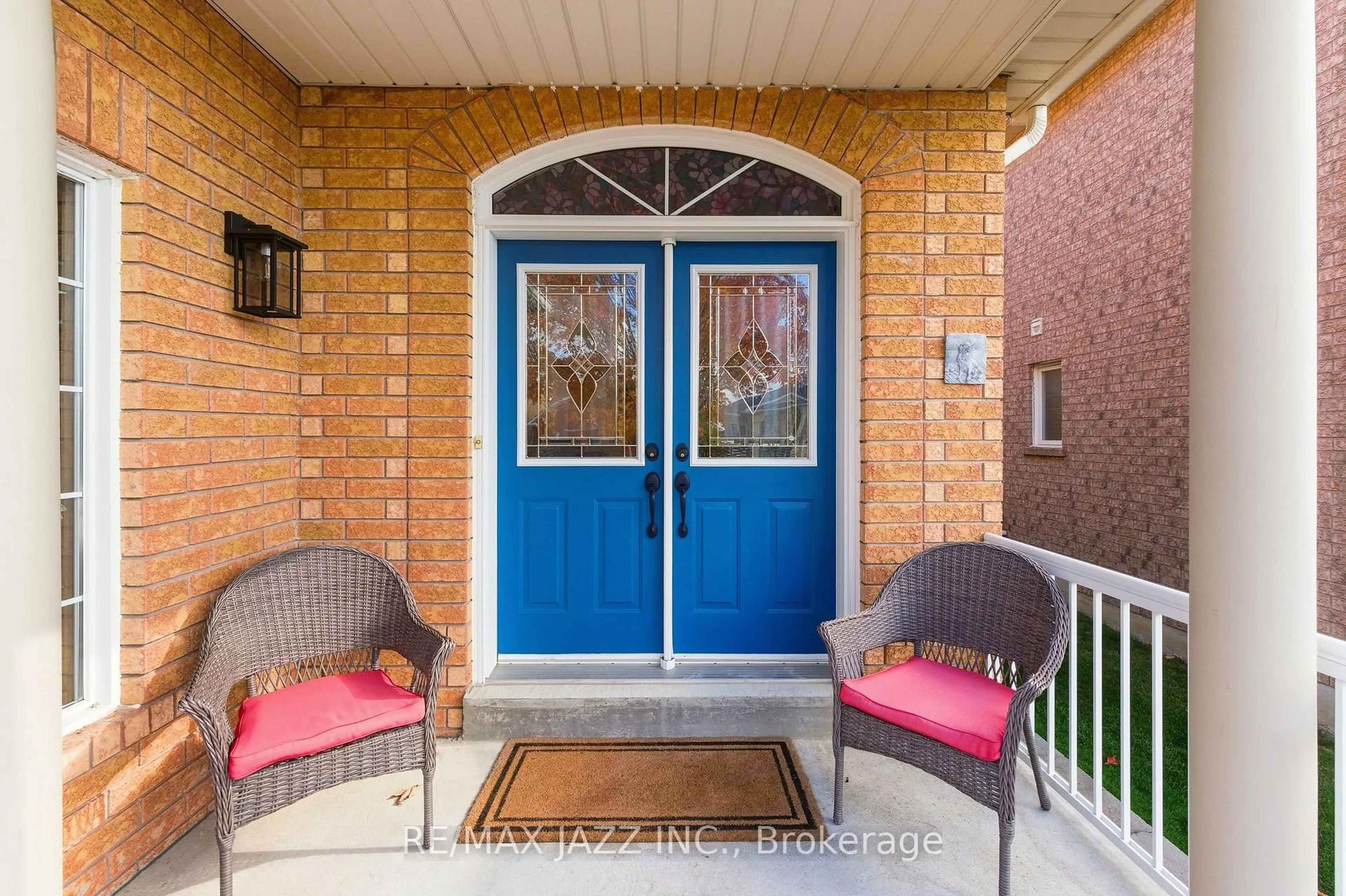 Indoor entryway for 37 Woodcock Ave, Ajax Ontario L1T 4J5