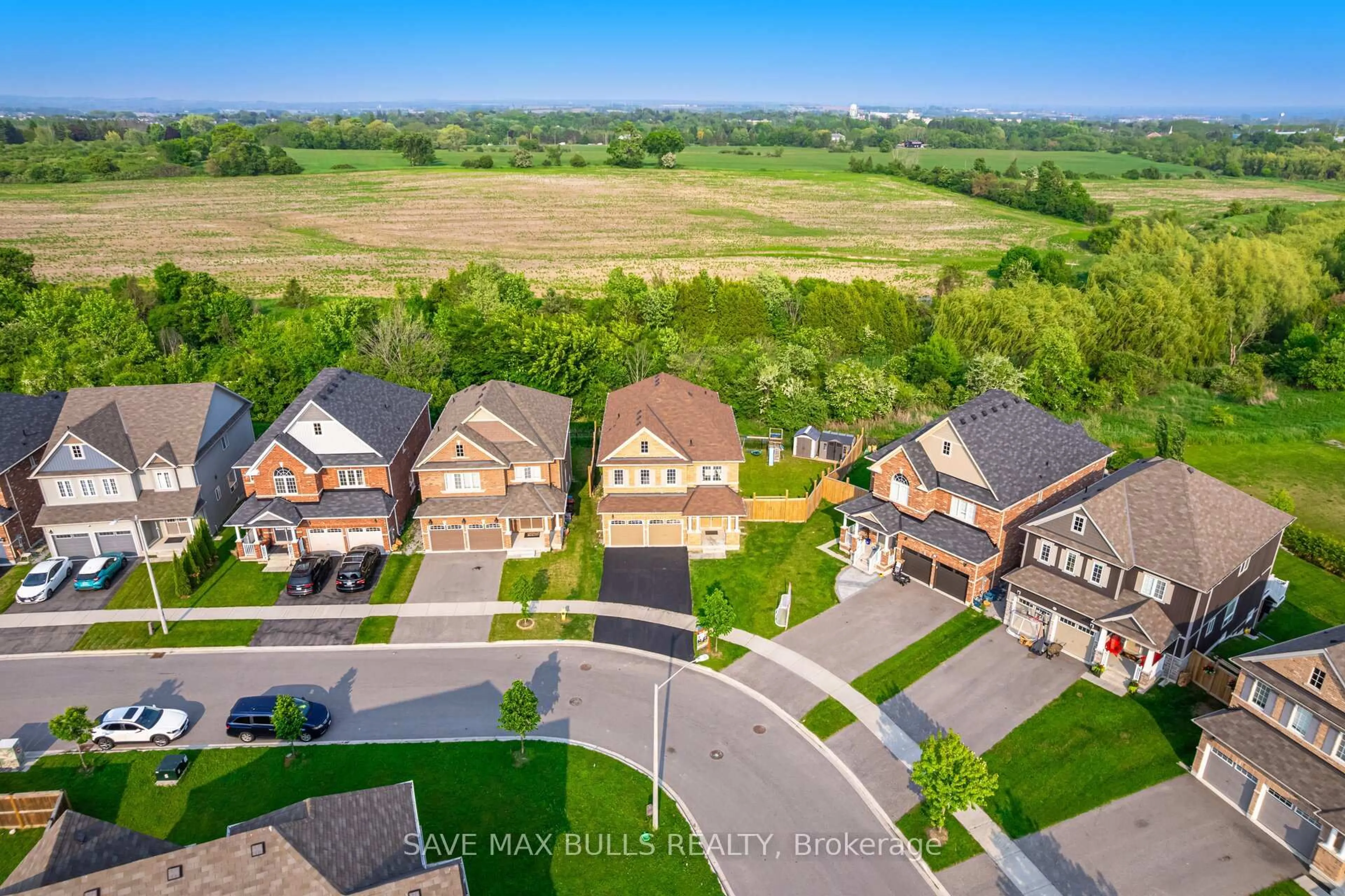 A pic from outside/outdoor area/front of a property/back of a property/a pic from drone, street for 23 Kilpatrick Crt, Clarington Ontario L1C 3K7