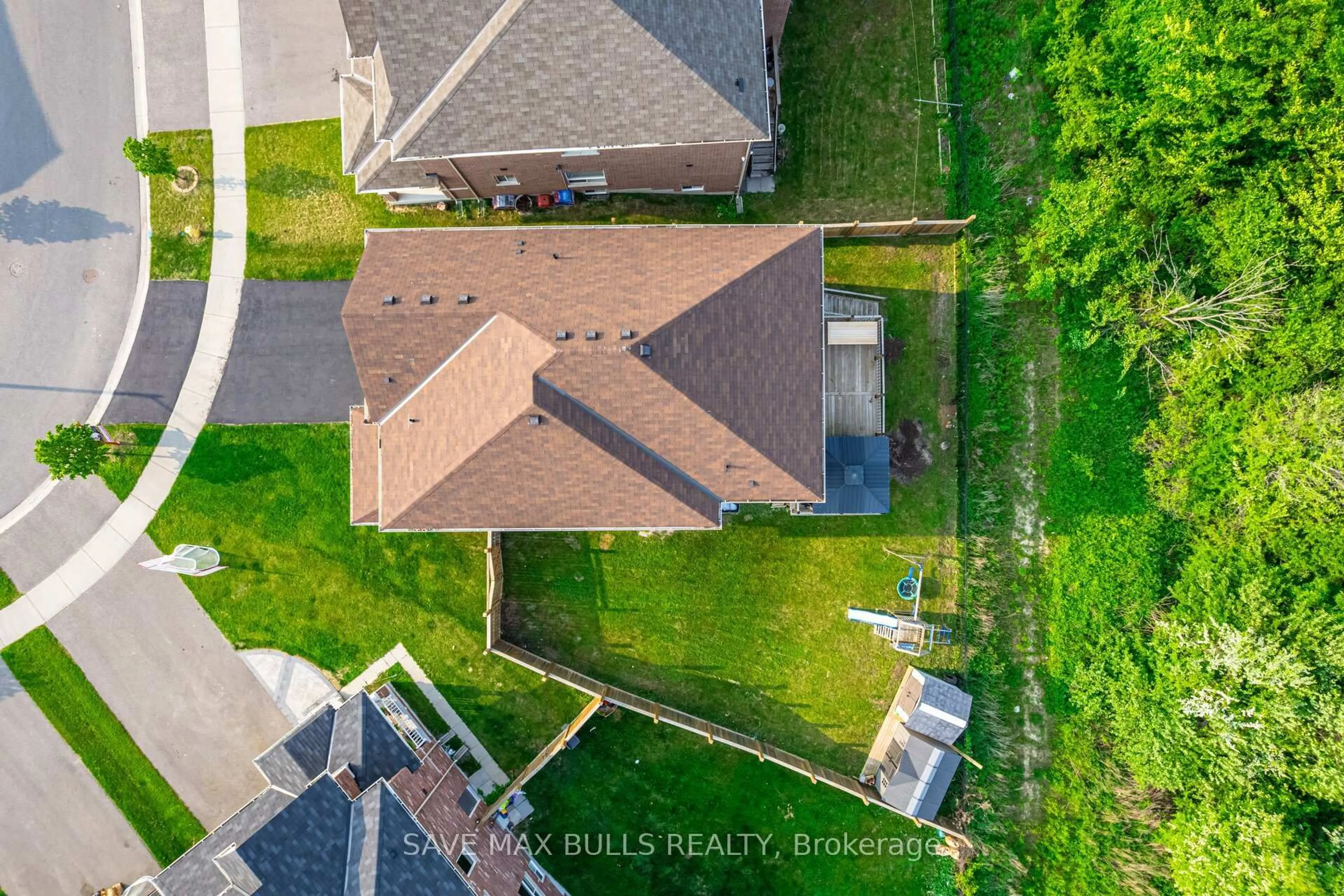 A pic from outside/outdoor area/front of a property/back of a property/a pic from drone, street for 23 Kilpatrick Crt, Clarington Ontario L1C 3K7