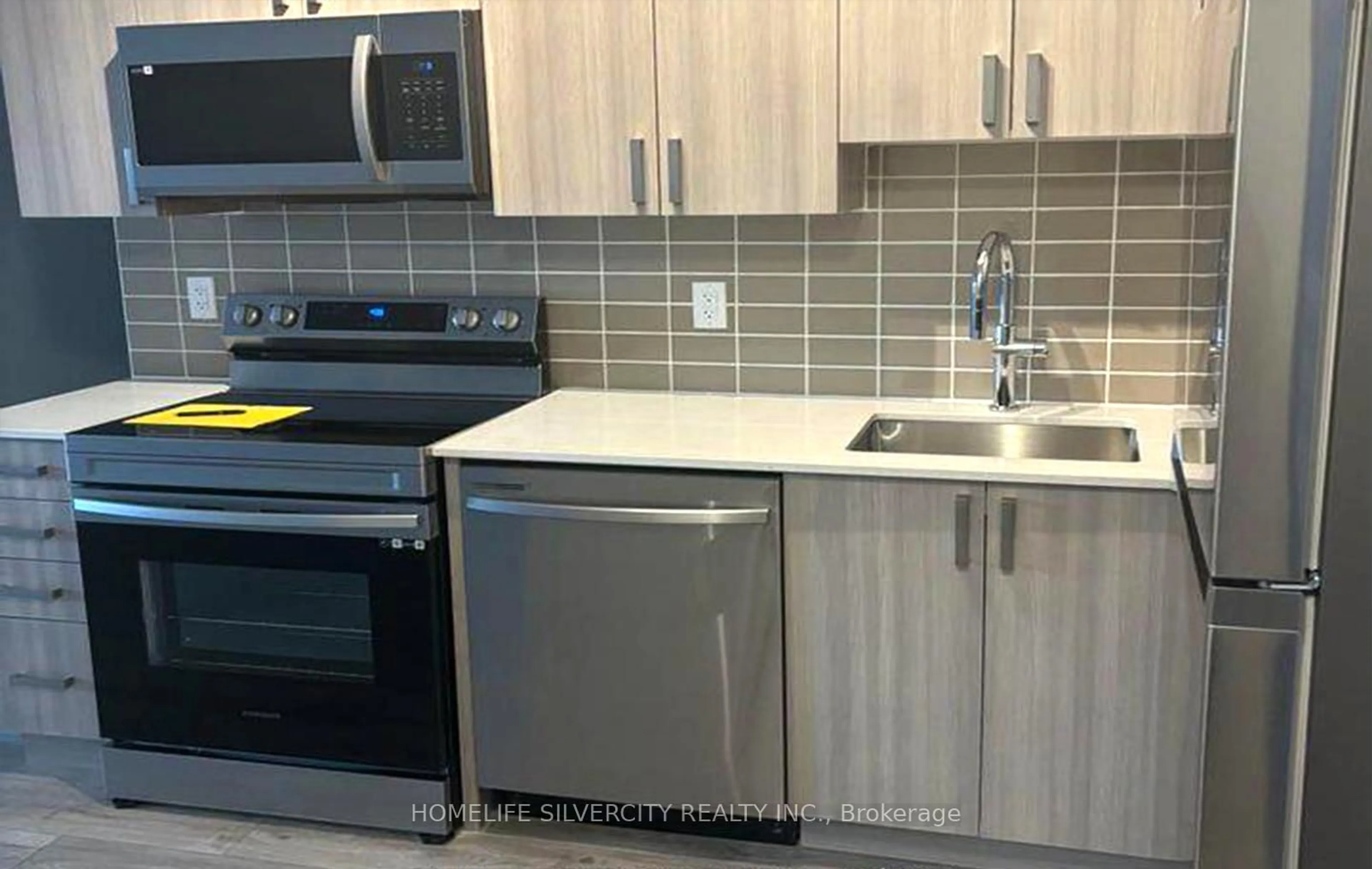 Standard kitchen, unknown for 1455 Celebration Dr #607, Pickering Ontario L1W 3R5