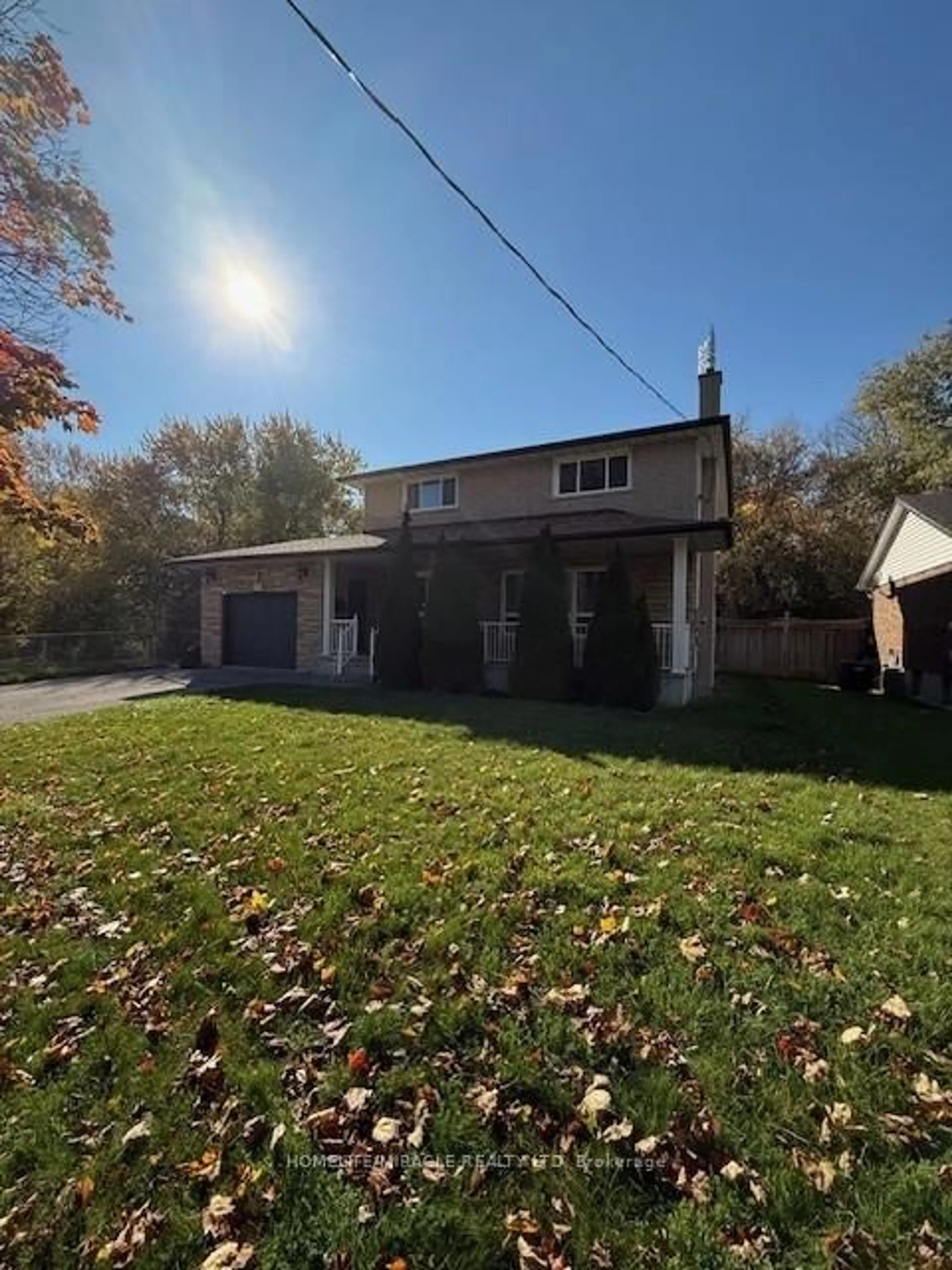A pic from outside/outdoor area/front of a property/back of a property/a pic from drone, street for 334 Wilson Rd, Oshawa Ontario L1G 6E5