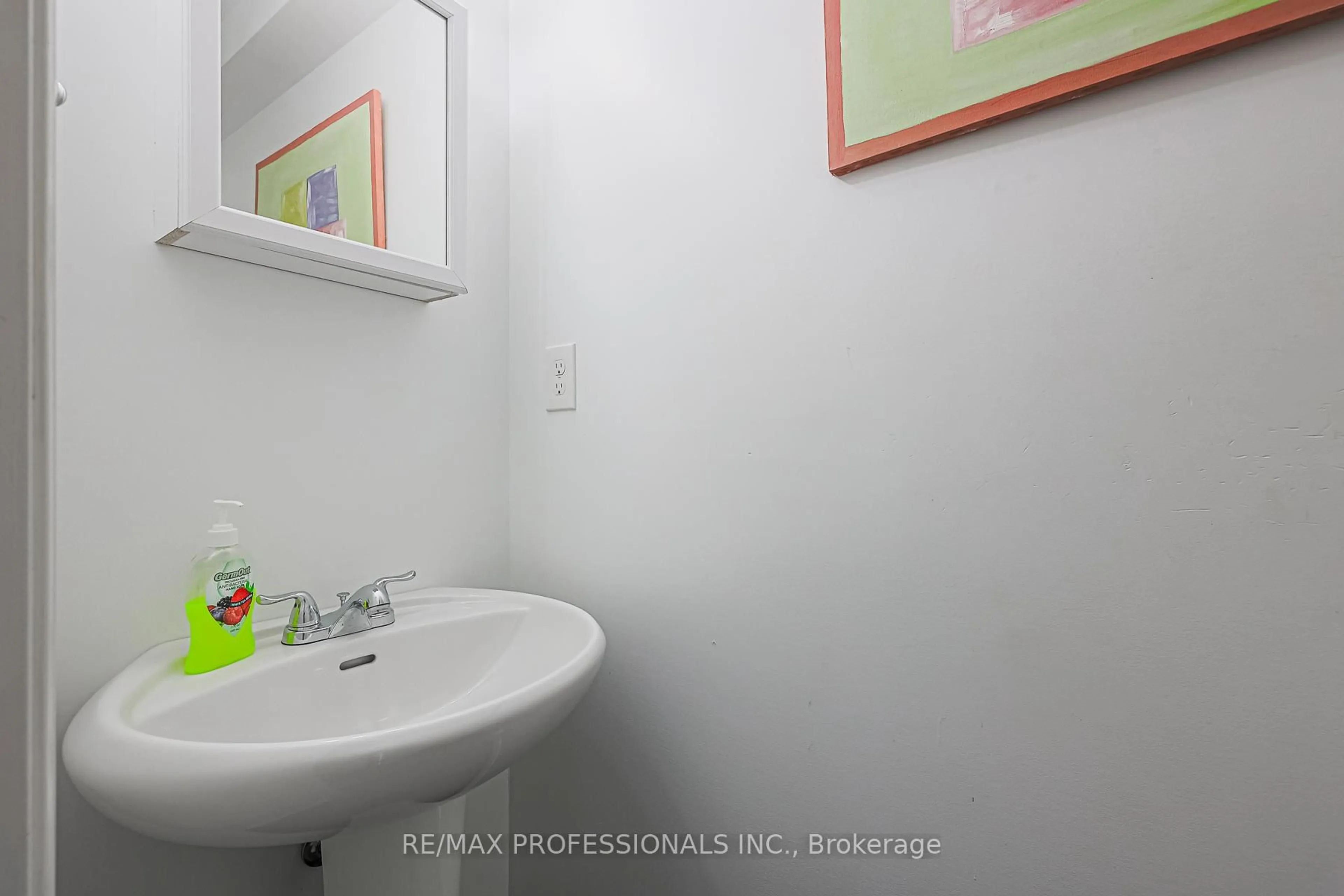 Standard bathroom, unknown for 221 Ormond Dr #39, Oshawa Ontario L1G 6T7