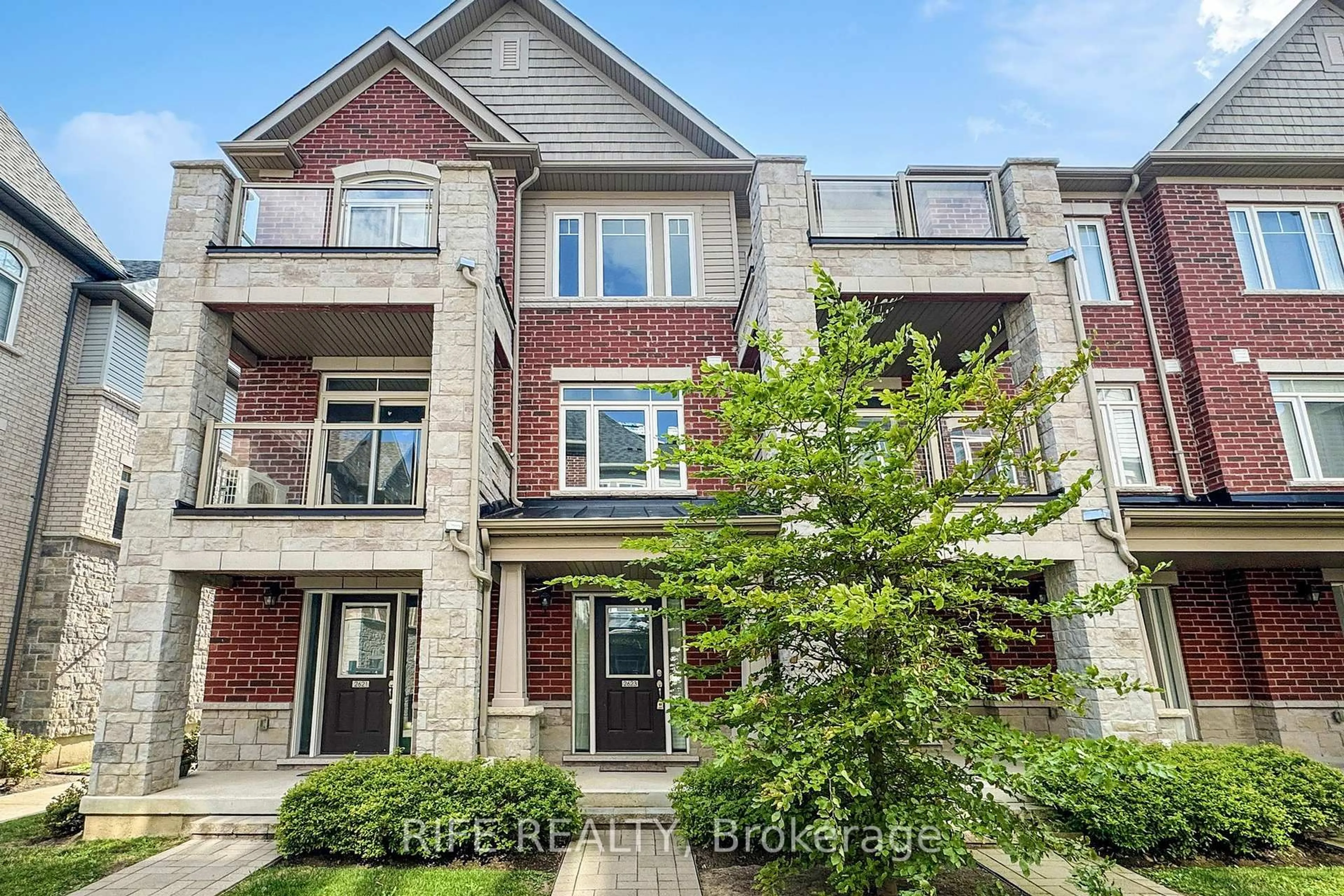 Home with brick exterior material, street for 2623 Garrison Crossing, Pickering Ontario L1X 0E5