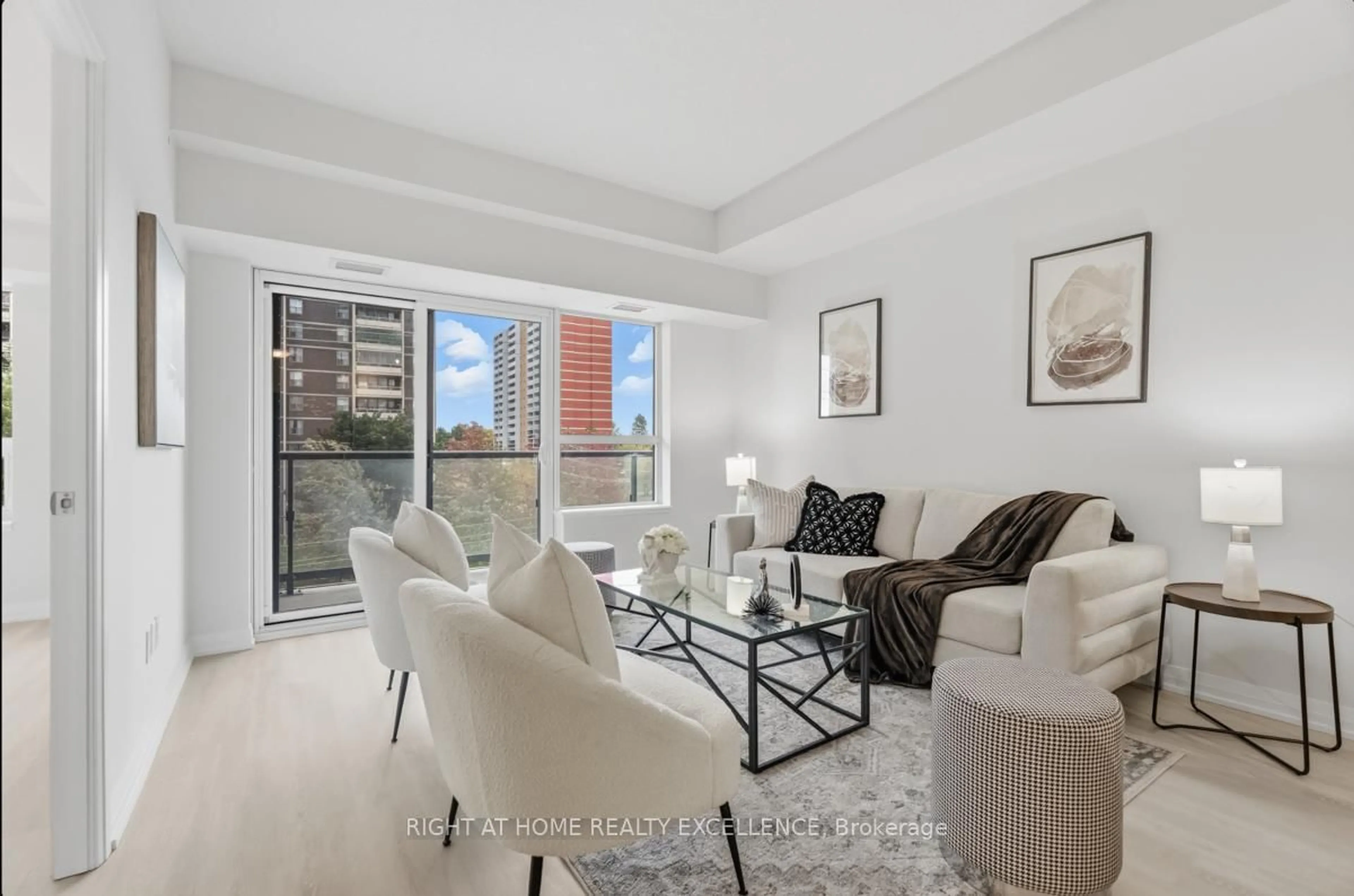 Living room with furniture, unknown for 3260 SHEPPARD Ave #411, Toronto Ontario M1T 3K3