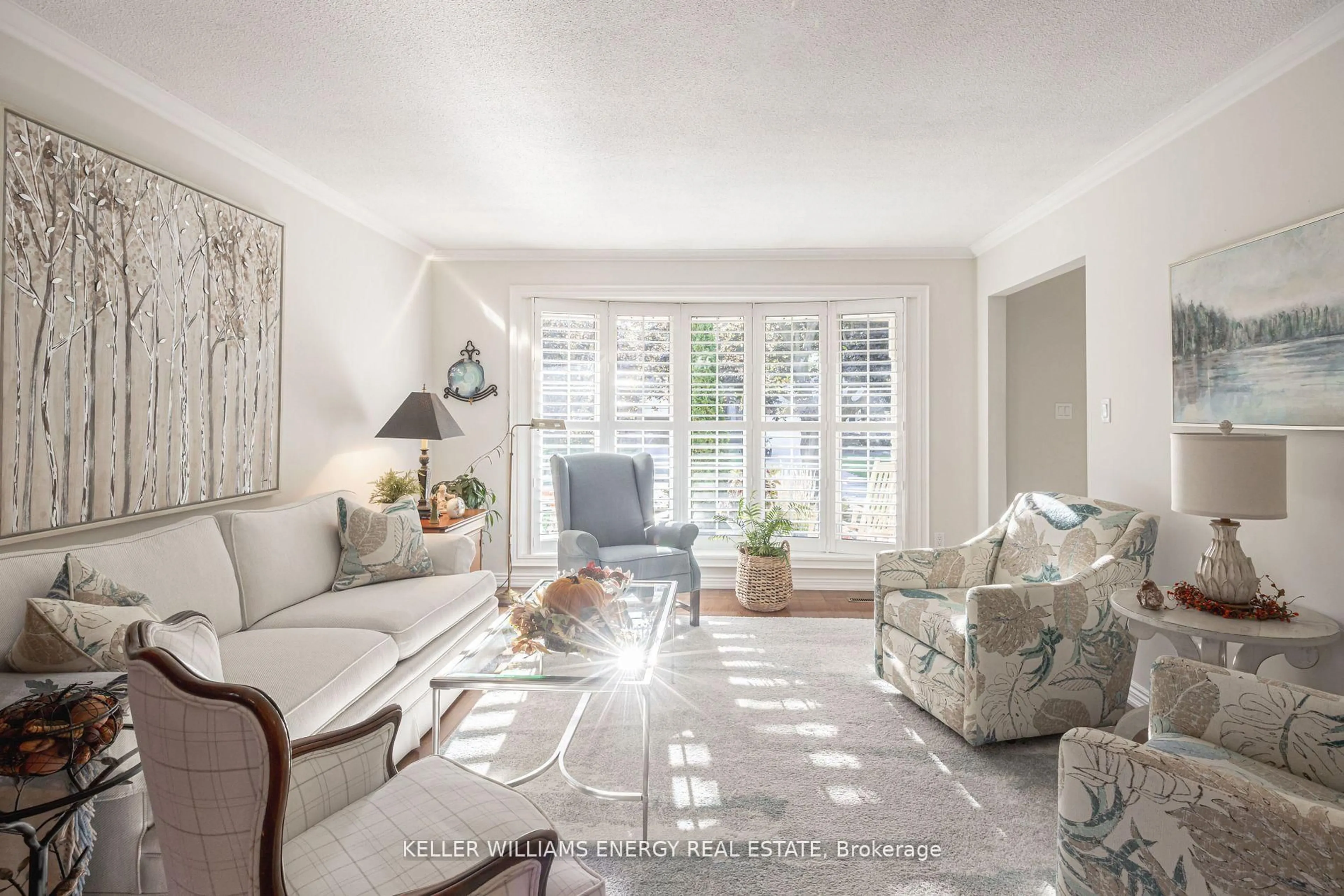 Living room with furniture, unknown for 1158 Trillium Crt, Oshawa Ontario L1G 7M2