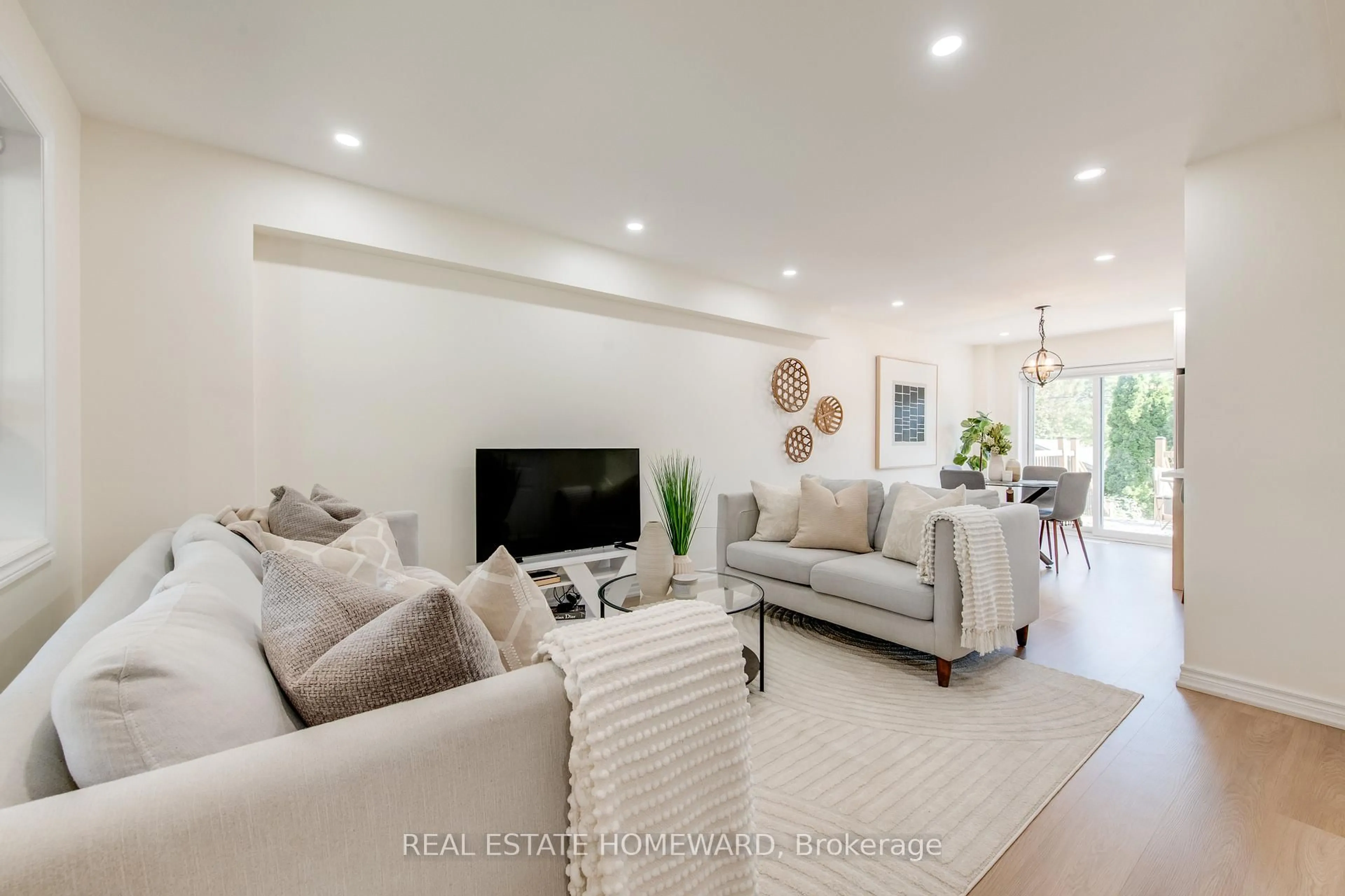 Living room with furniture, unknown for 353 Victoria Park Ave, Toronto Ontario M4E 3S9