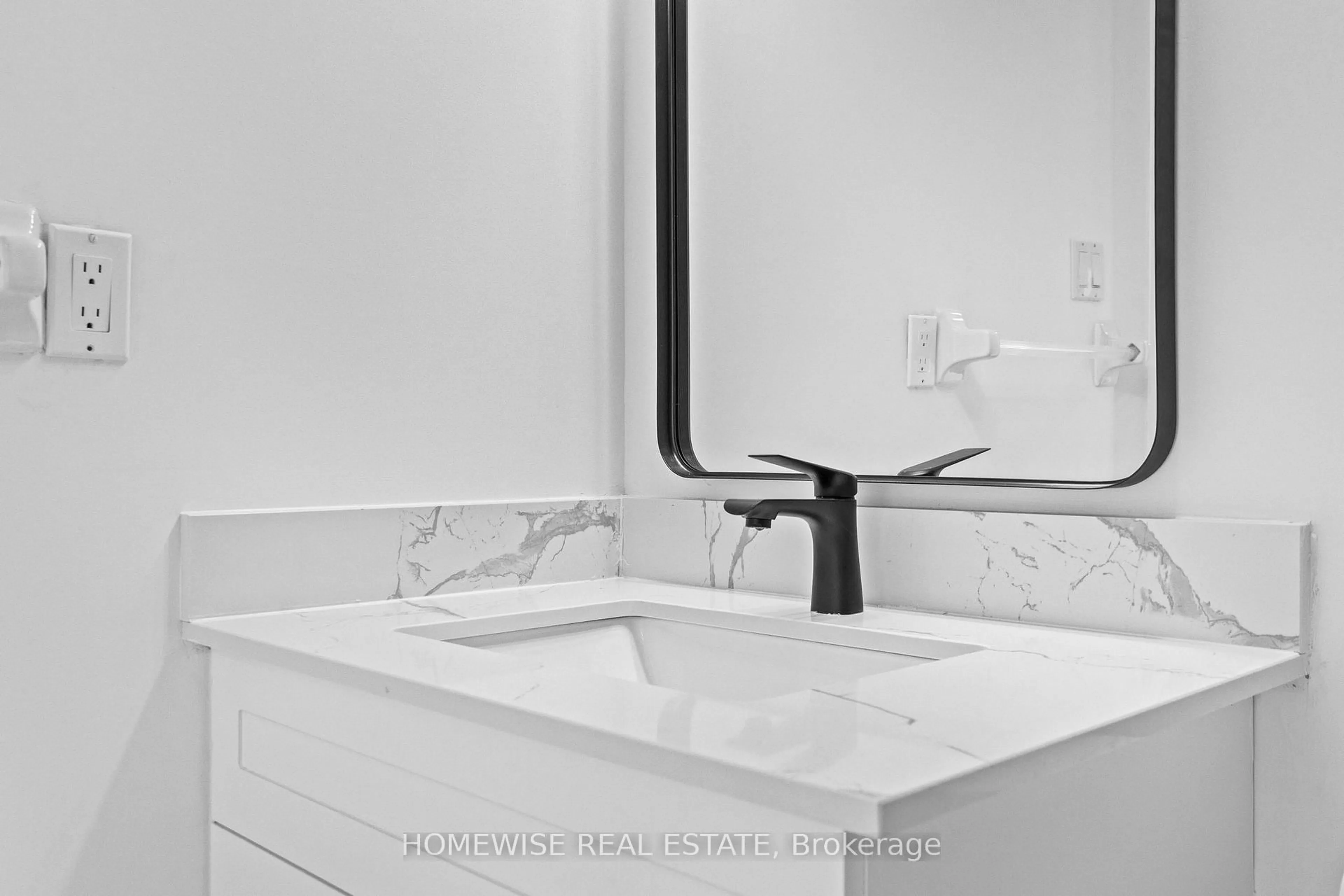 Contemporary bathroom, ceramic/tile floor for 3050 Ellesmere Rd #906, Toronto Ontario M1E 5E6