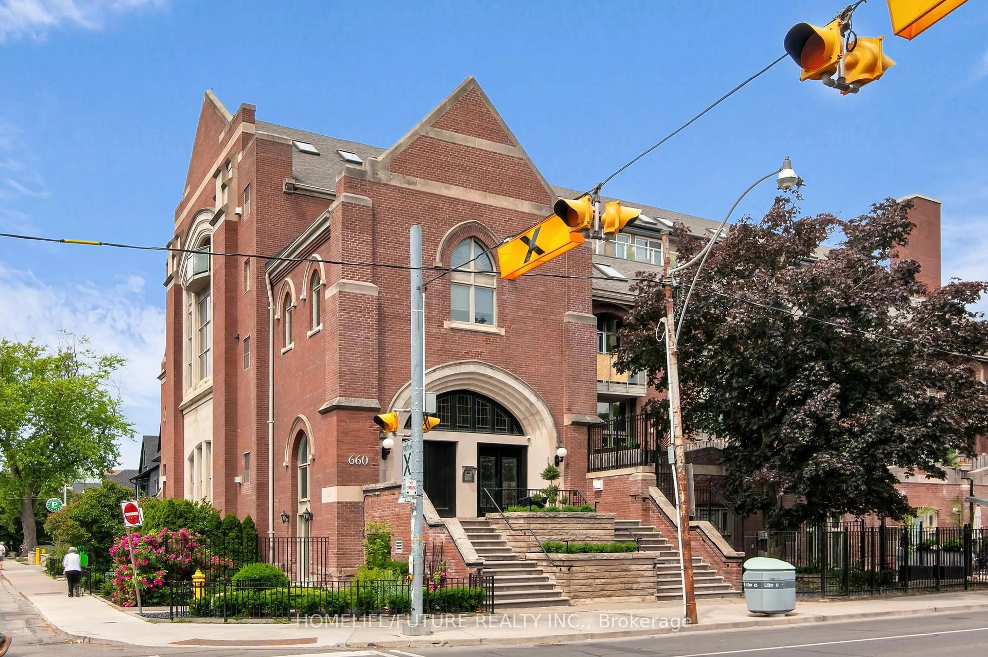 Unknown for 660 Pape Ave #102, Toronto Ontario M4K 3S5