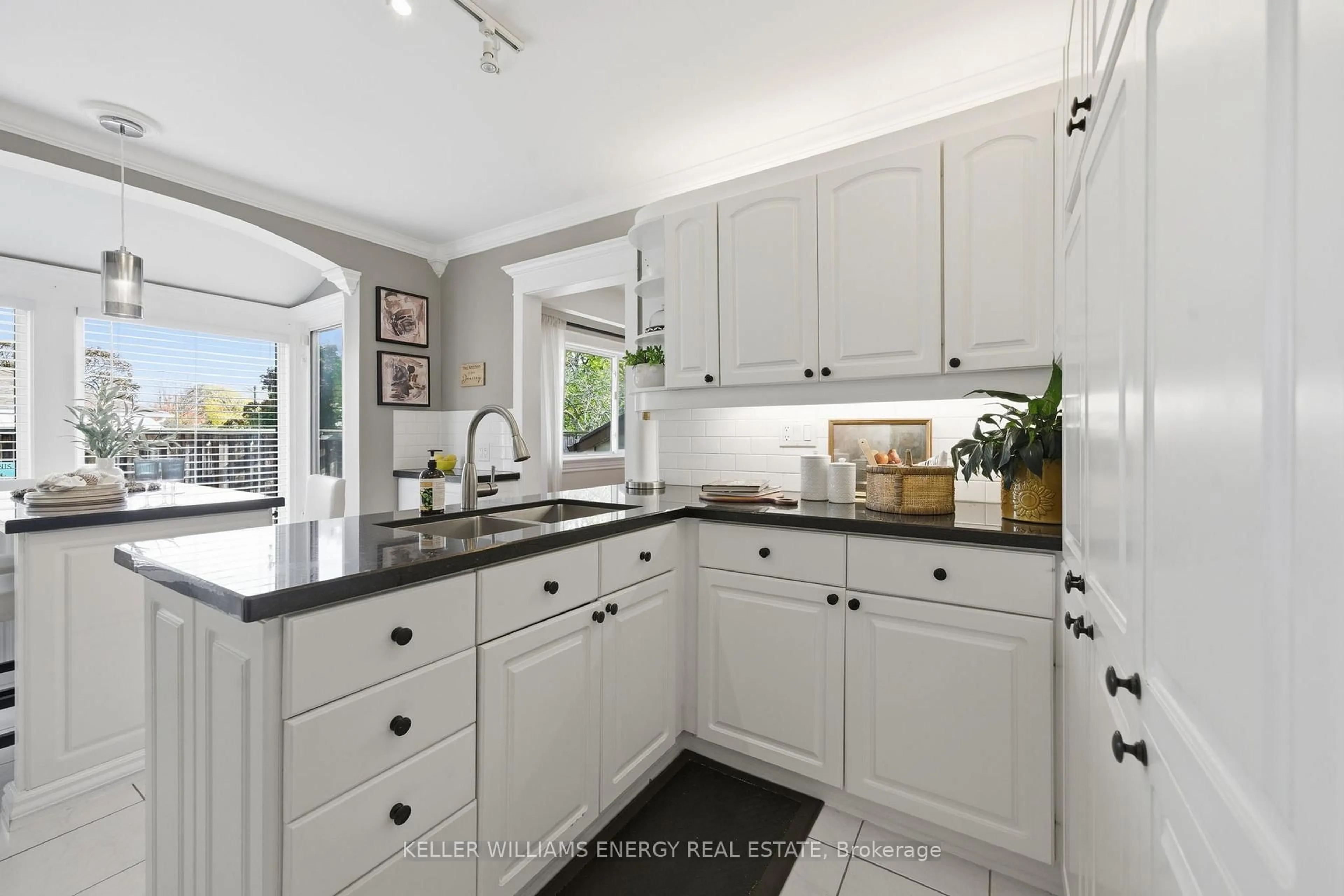 Open concept kitchen, ceramic/tile floor for 781 Fernhill Blvd, Oshawa Ontario L1J 5K5