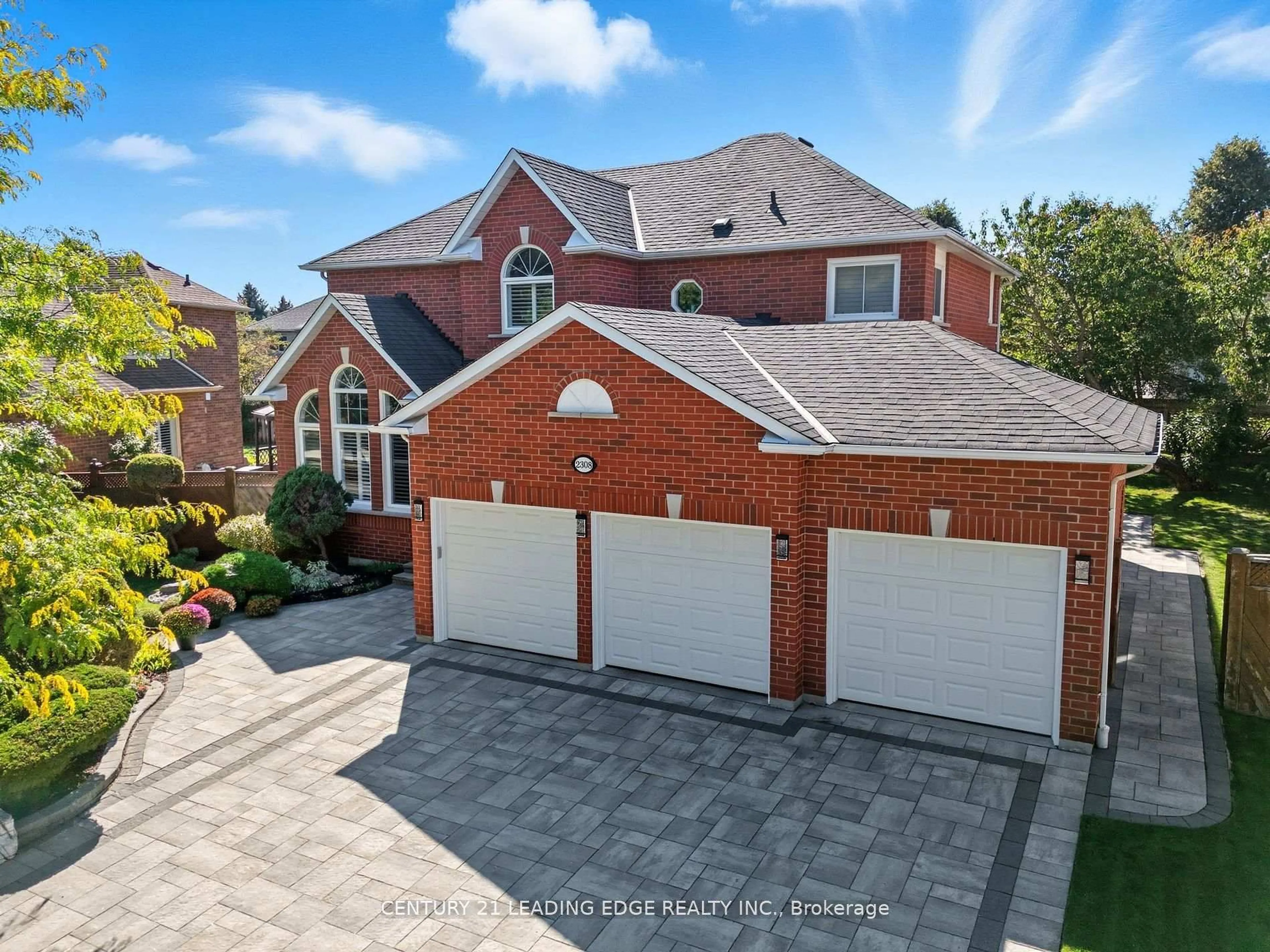 A pic from outside/outdoor area/front of a property/back of a property/a pic from drone, street for 2308 Abbott Cres, Pickering Ontario L1X 2T5
