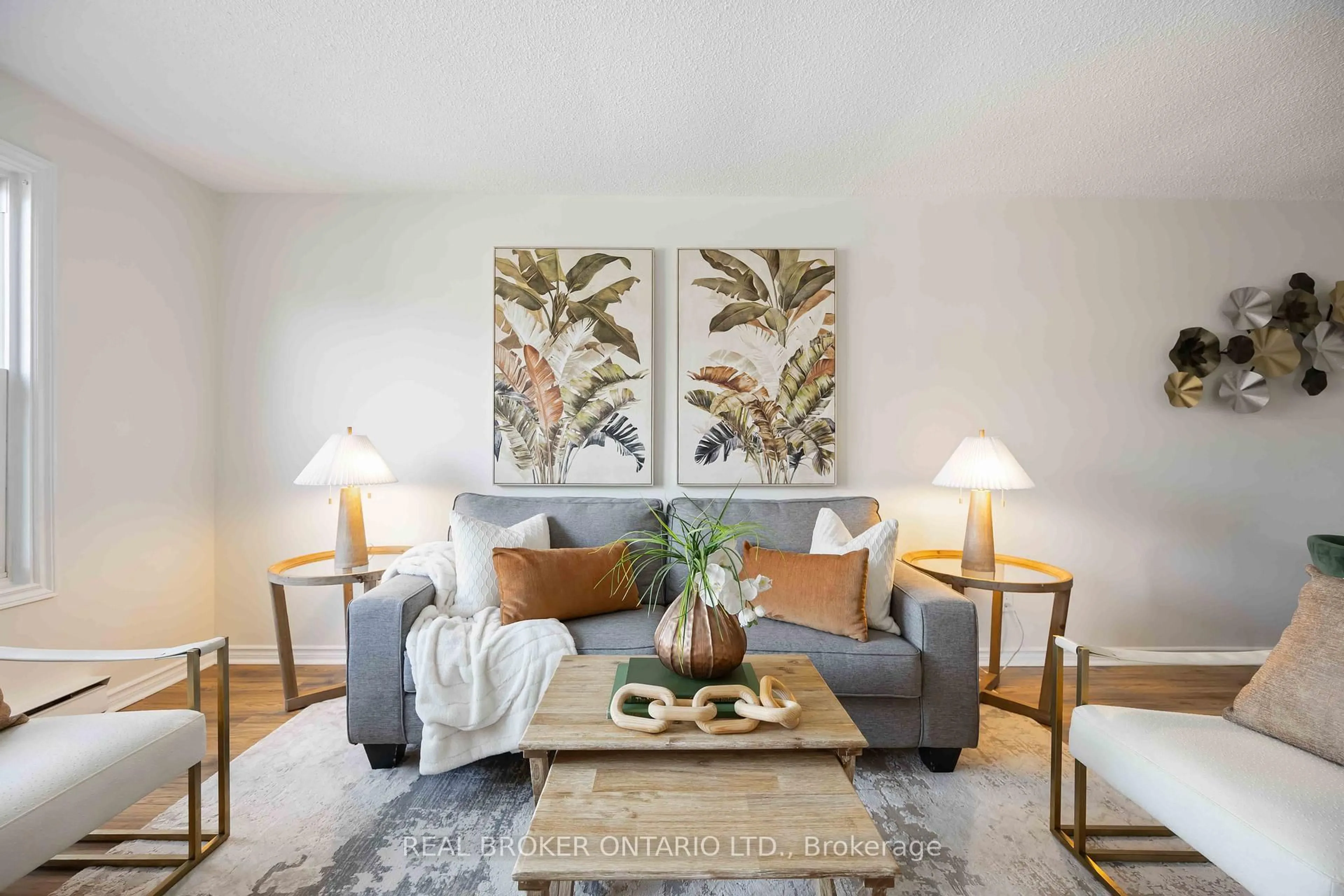 Living room with furniture, unknown for 602 Dorchester Dr, Oshawa Ontario L1J 6L5