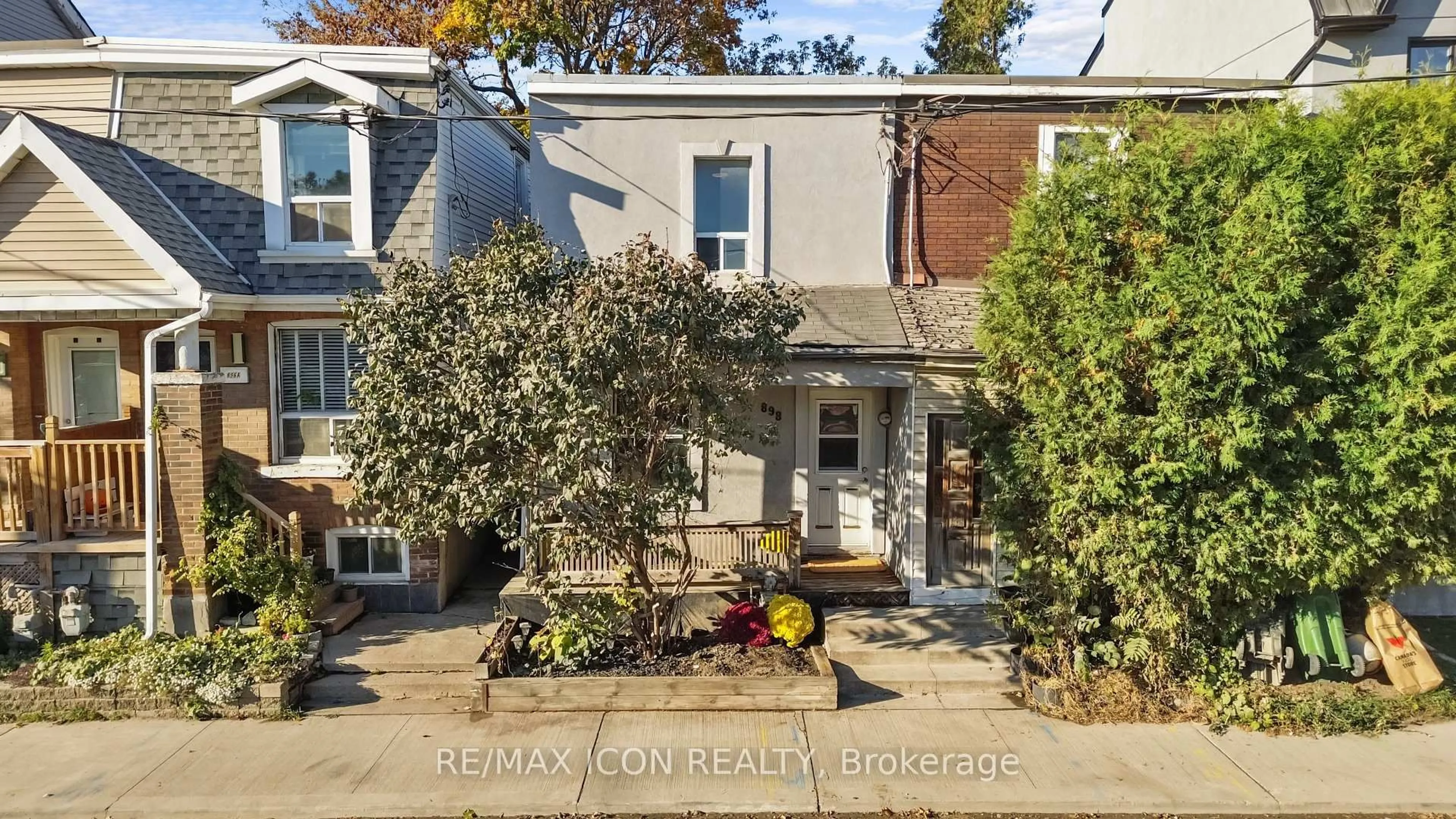 Home with brick exterior material, street for 898 Eastern Ave, Toronto Ontario M4L 1A4