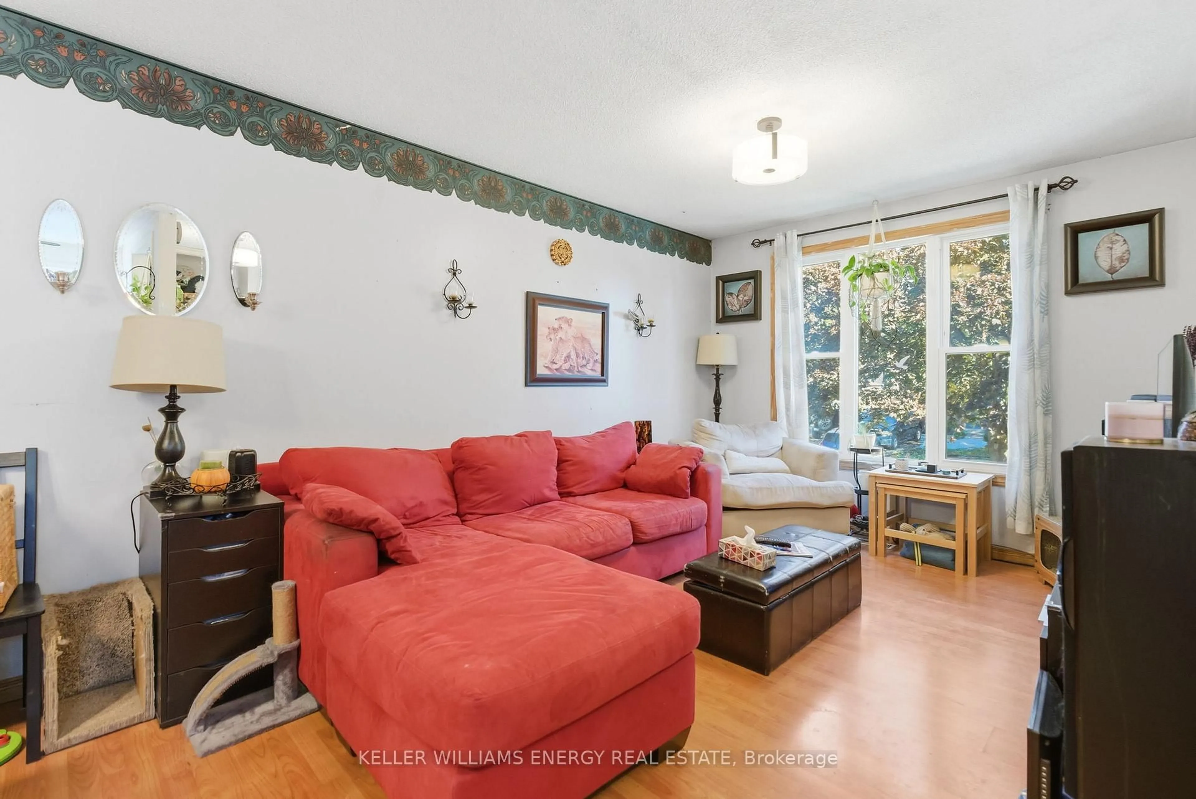 Living room with furniture, unknown for 10 Lockhart Gate, Clarington Ontario L1C 4L1