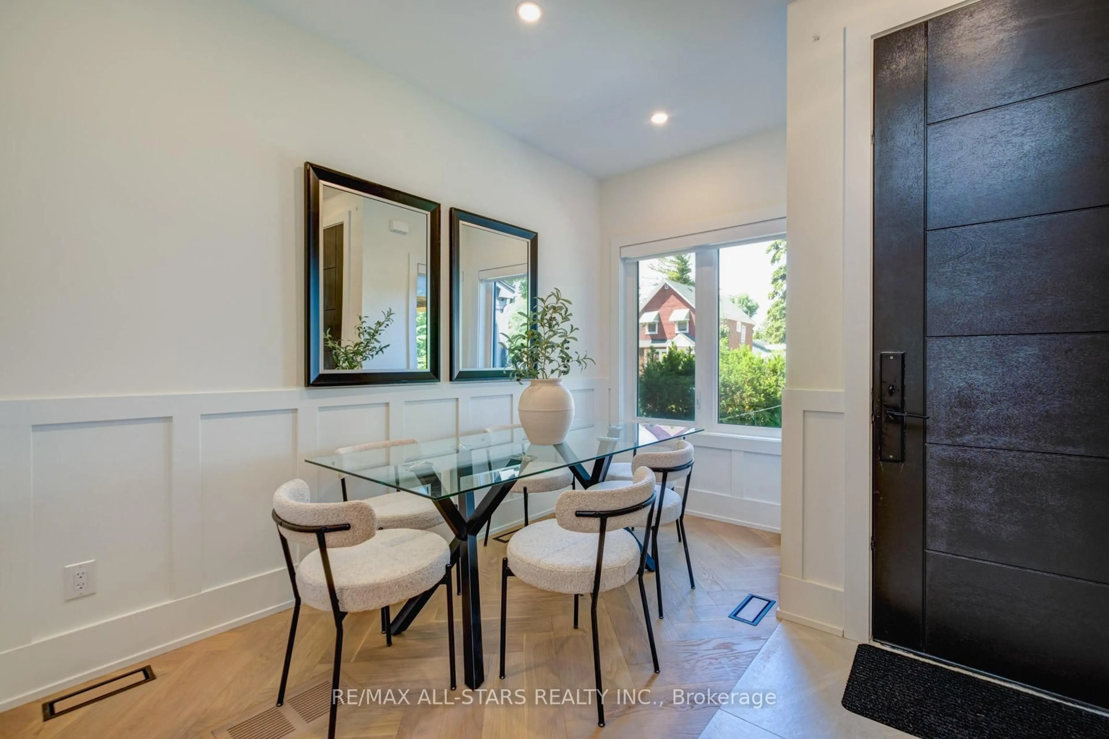 Dining room, ceramic/tile floor for 5A kimberley Ave, Toronto Ontario M4E 2Z3