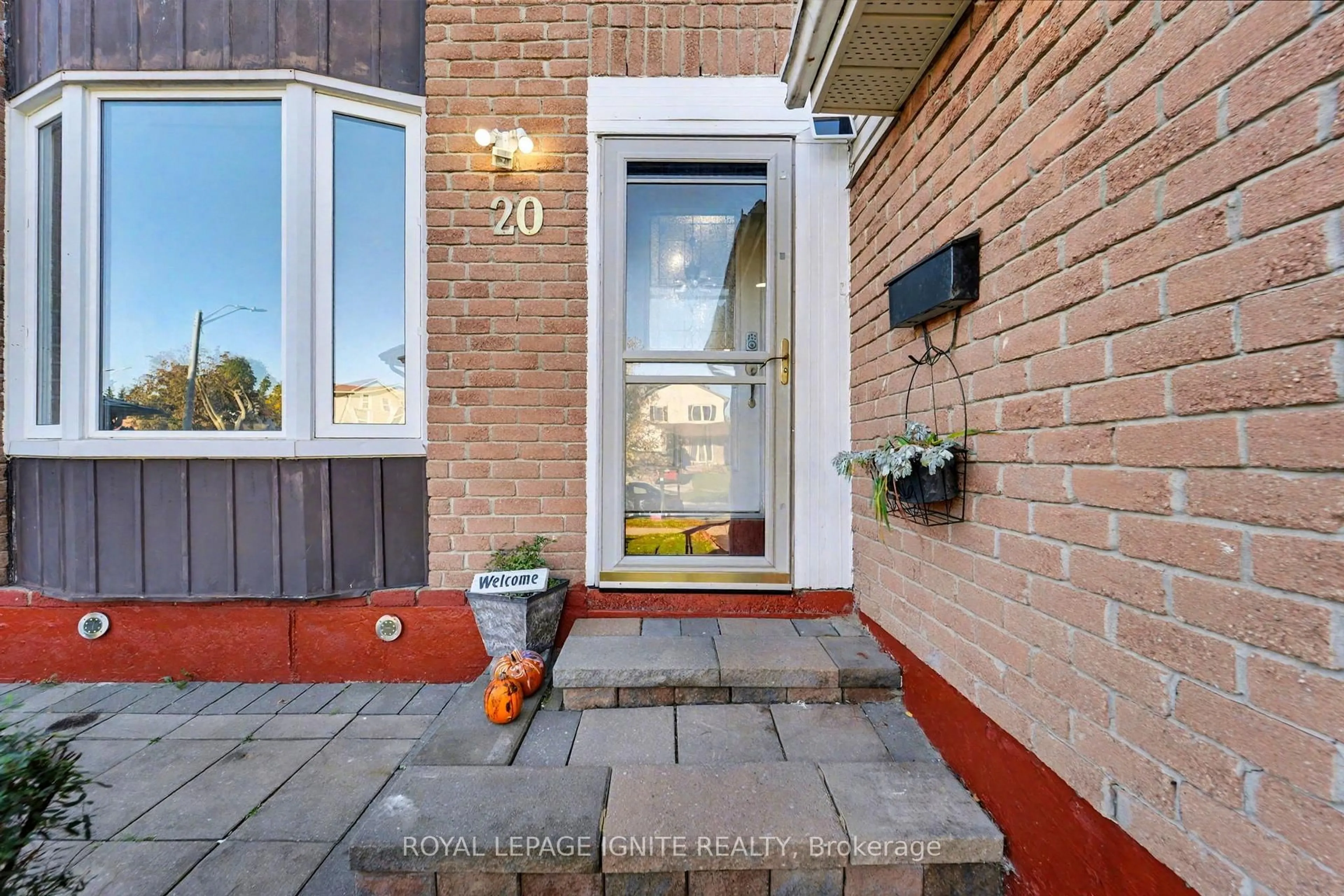 Unknown for 20 John Stoner Dr, Toronto Ontario M1B 3A3