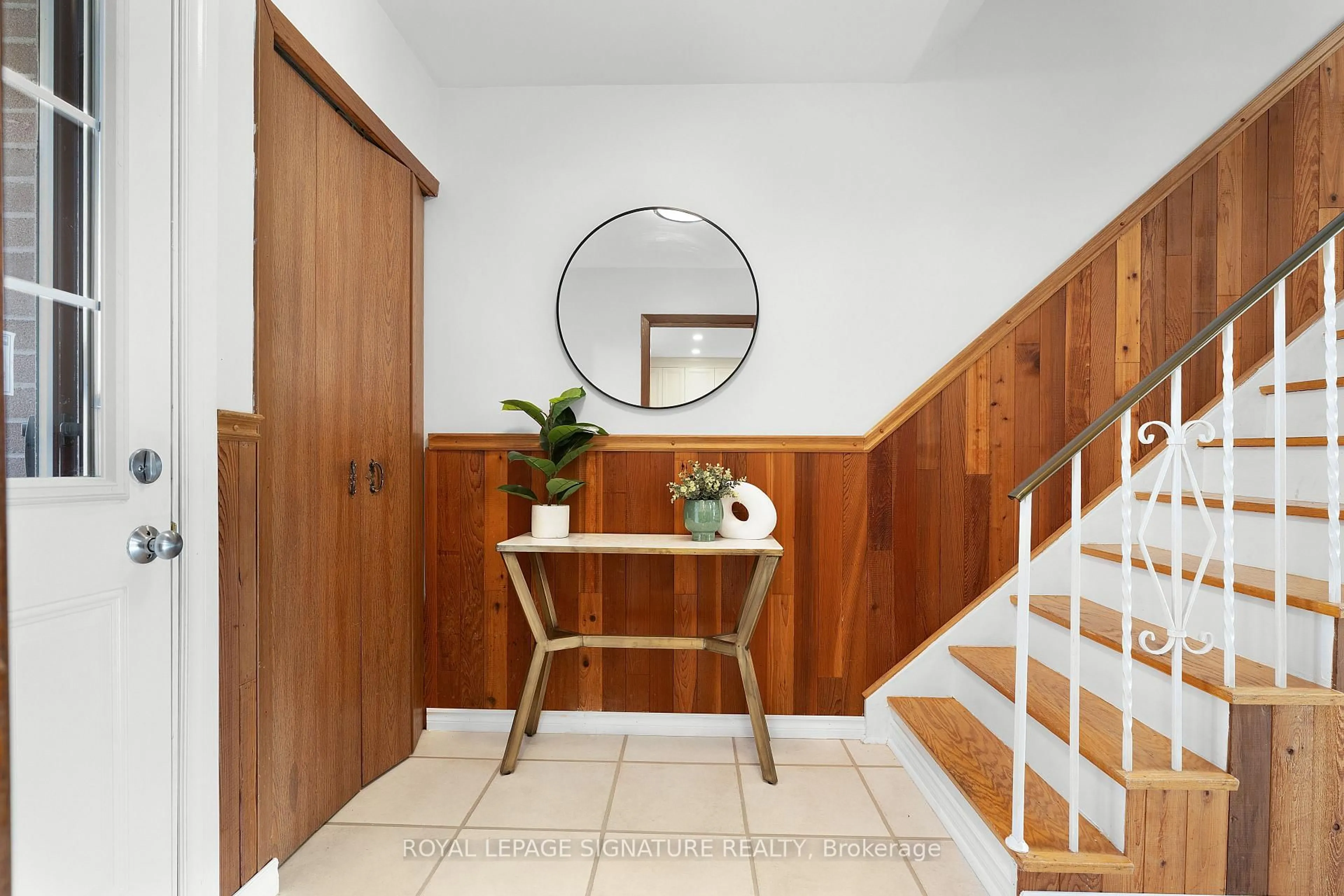 Indoor entryway for 1235 Radom St #64, Pickering Ontario L1W 1J3