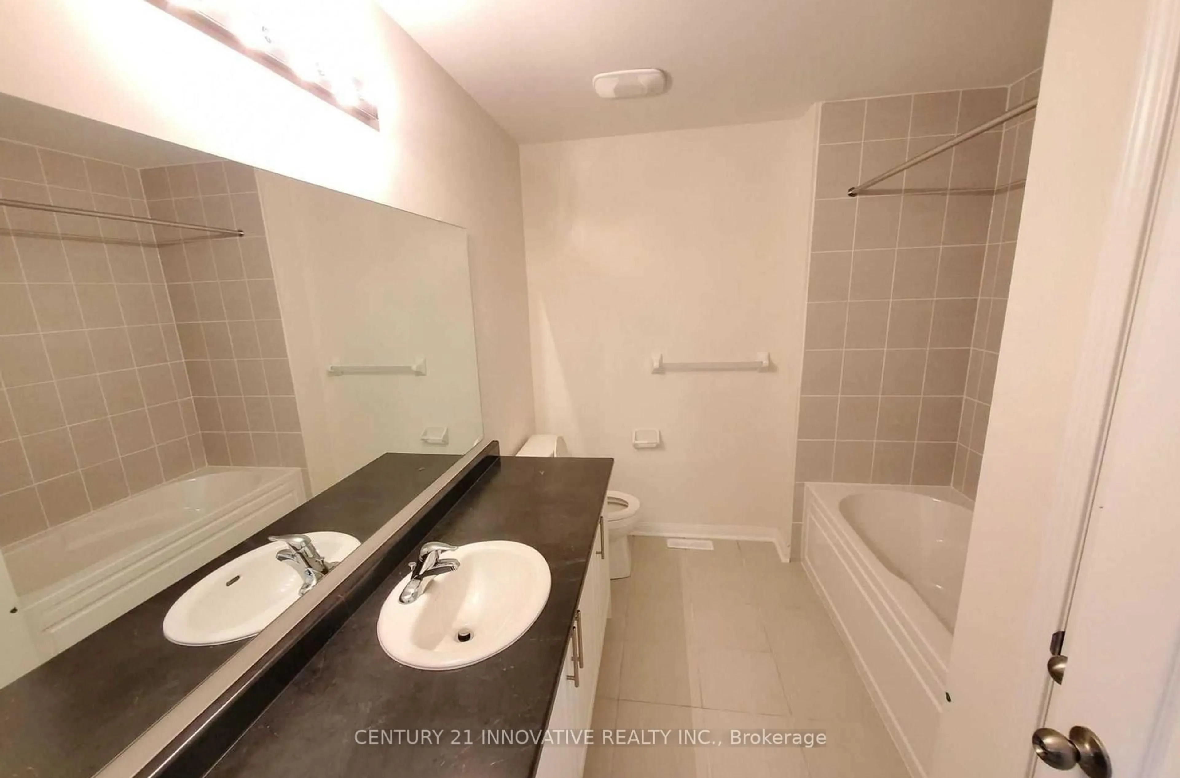 Standard bathroom, unknown for 2572 Winter Words Dr, Oshawa Ontario L1H 7K4