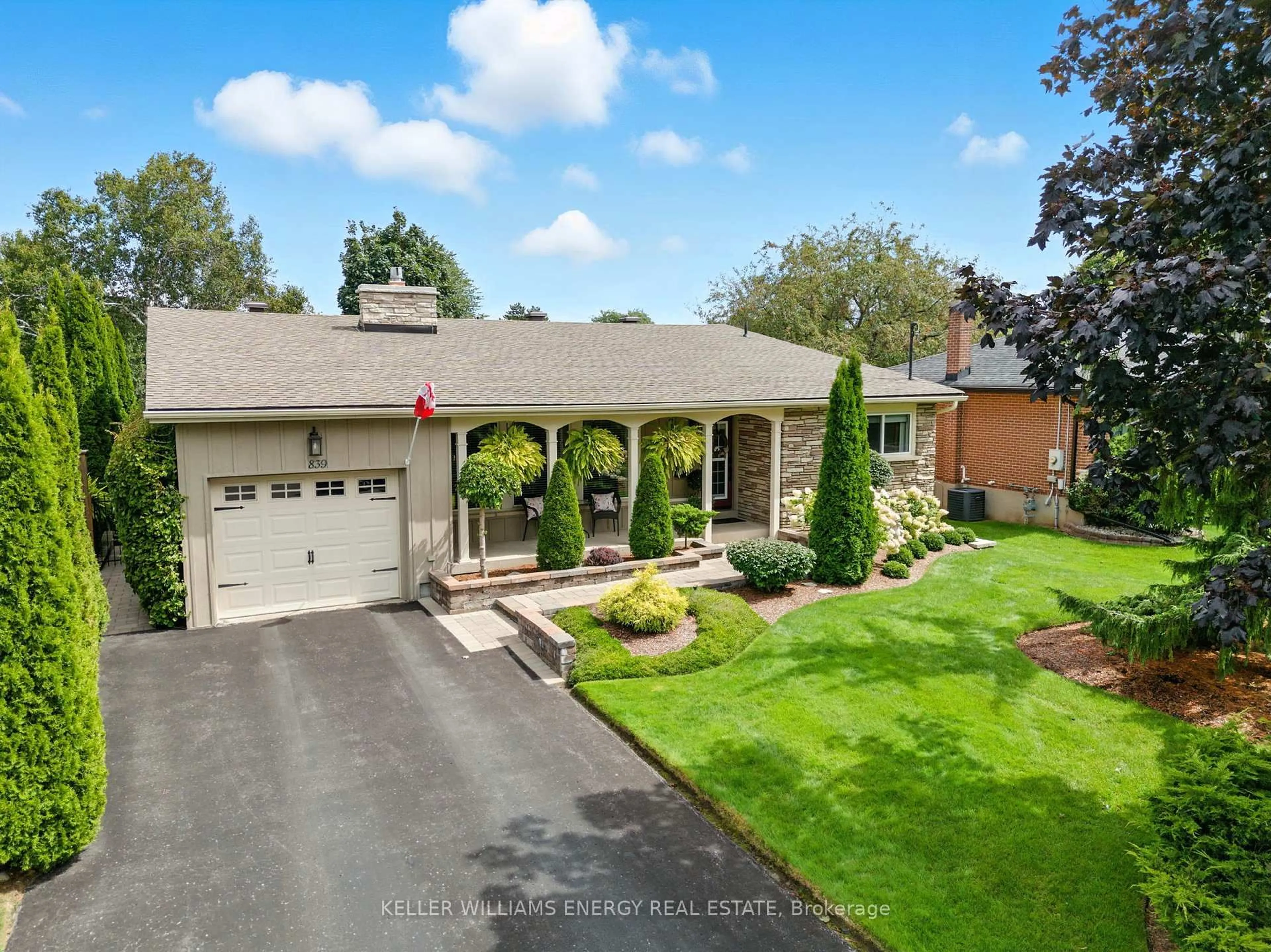 A pic from outside/outdoor area/front of a property/back of a property/a pic from drone, unknown for 839 Glenbrae St, Oshawa Ontario L1J 5E2