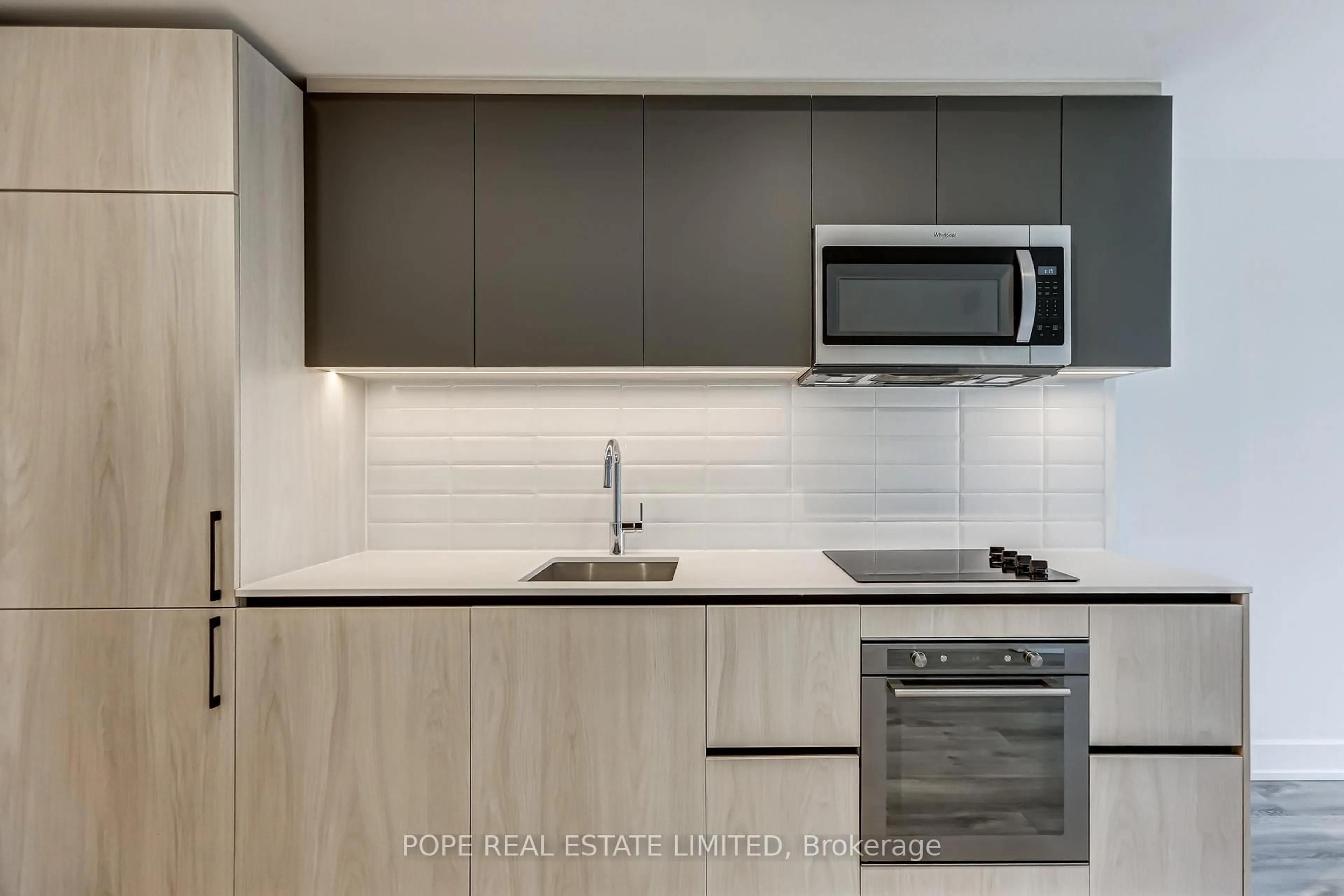 Standard kitchen, unknown for 150 Logan Ave #509, Toronto Ontario M4M 0E4