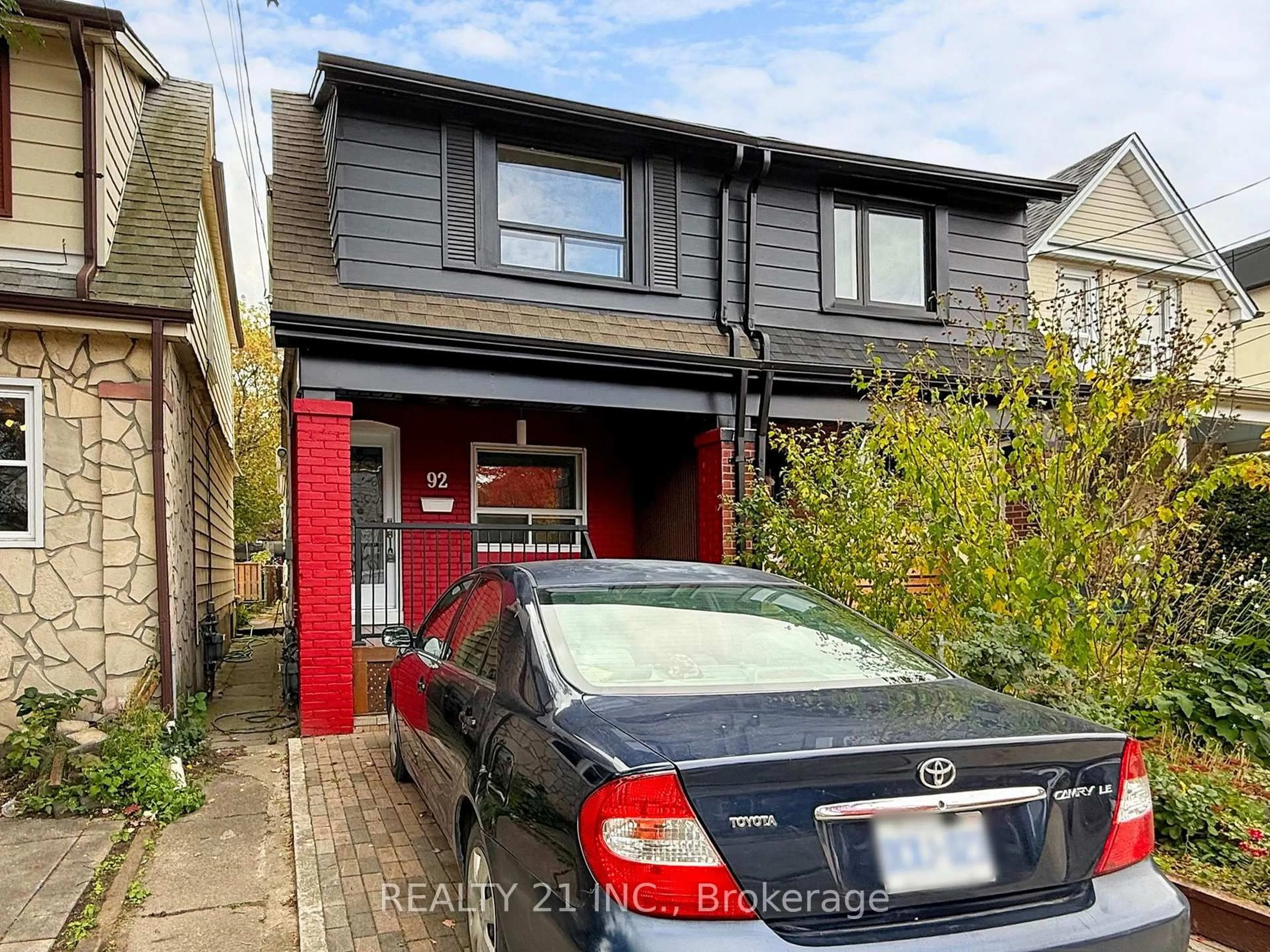 Home with vinyl exterior material, street for 92 King Edward Ave Ave, Toronto Ontario M4C 5J6