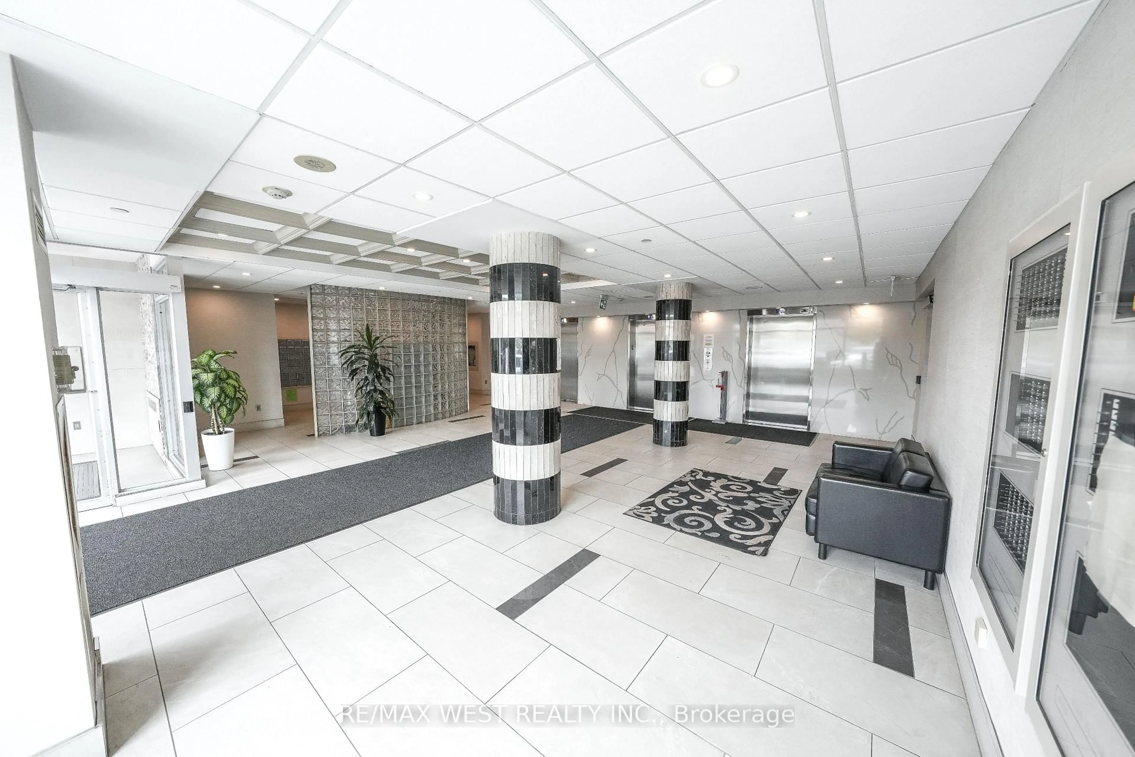 Lobby for 1470 Midland Ave #608, Toronto Ontario M1P 3B9