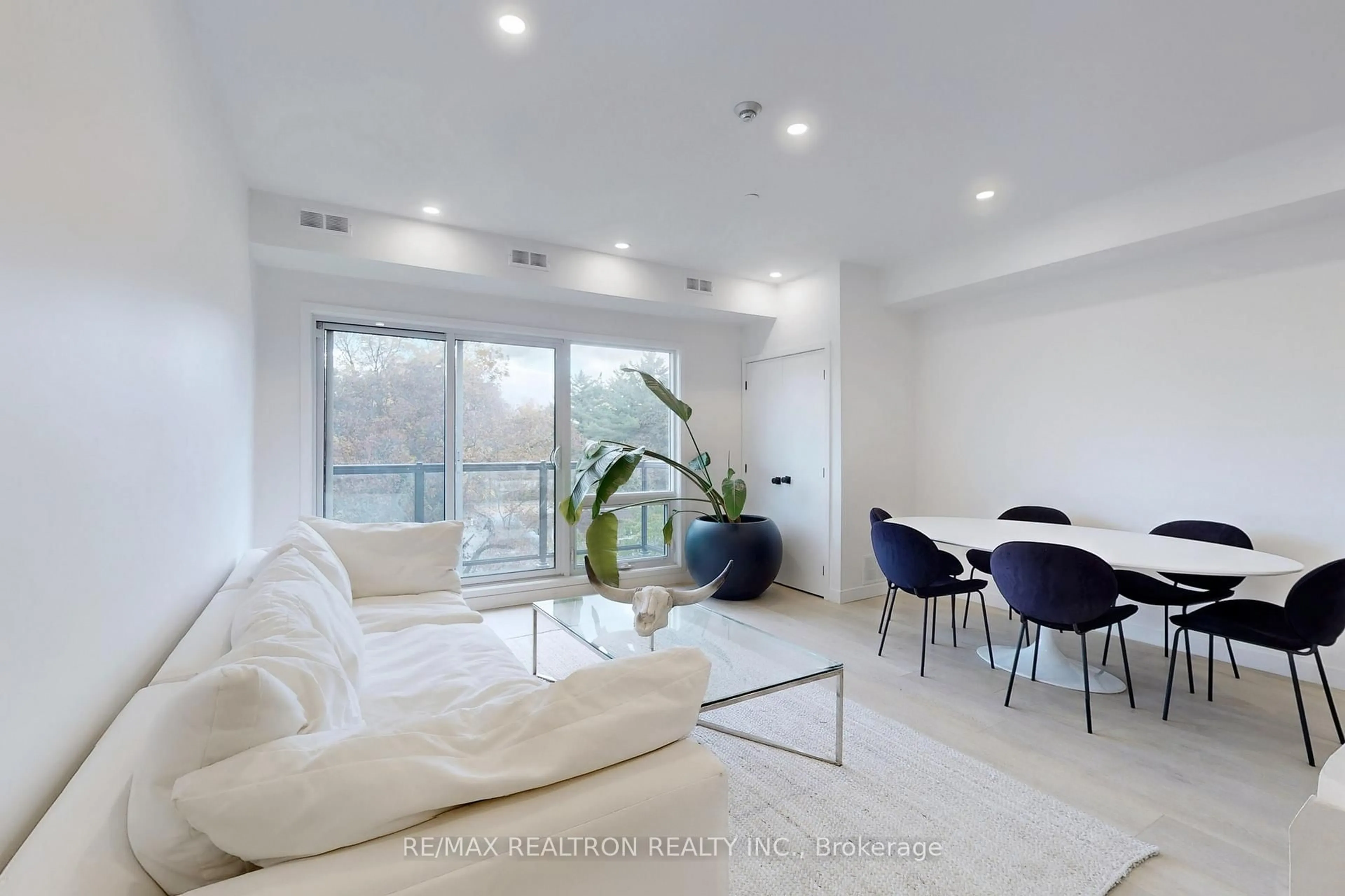 Living room with furniture, unknown for 61 Orchard Park Dr #403, Toronto Ontario M1E 0C8