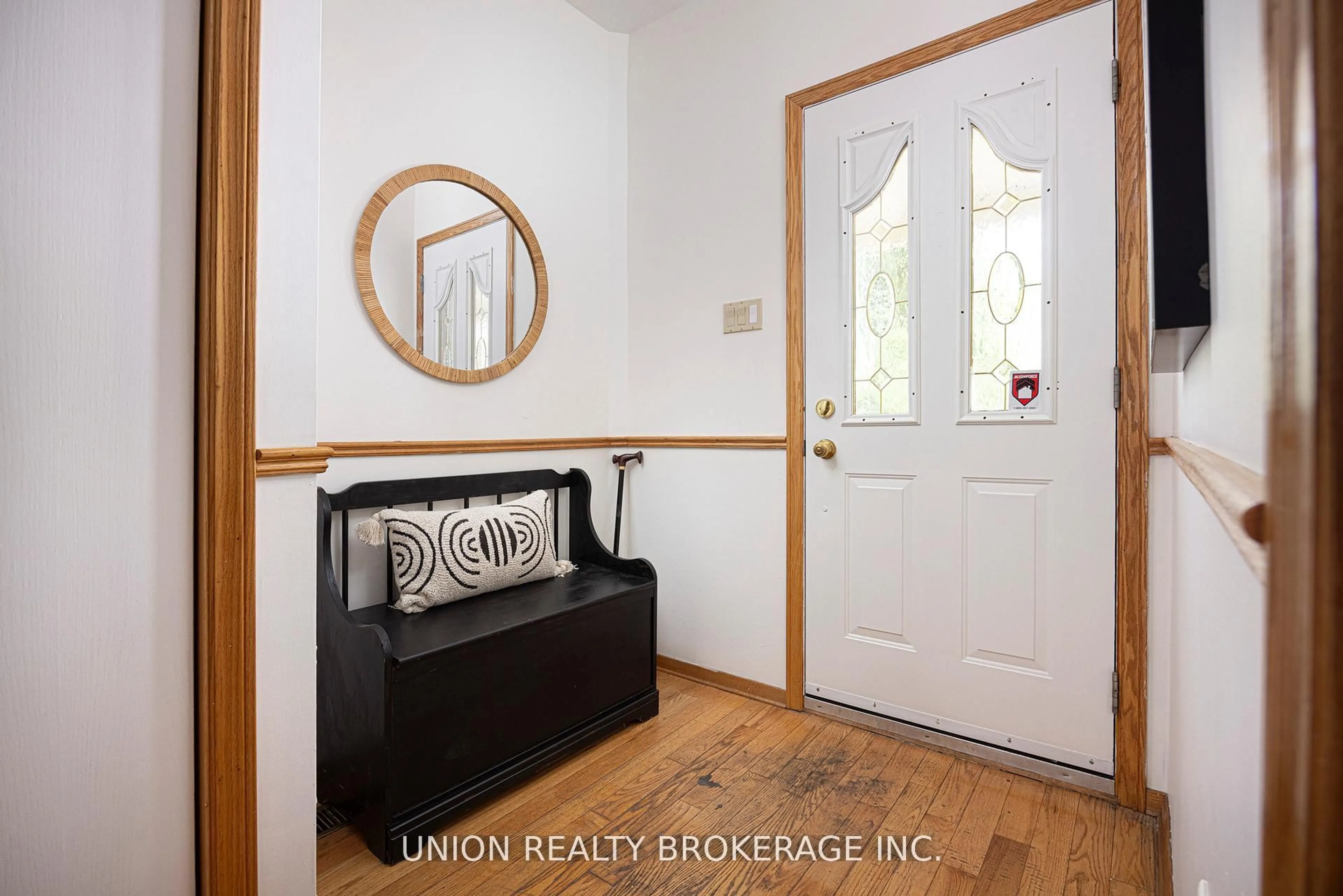 Indoor entryway for 9 Elmer Ave, Toronto Ontario M4L 3R6