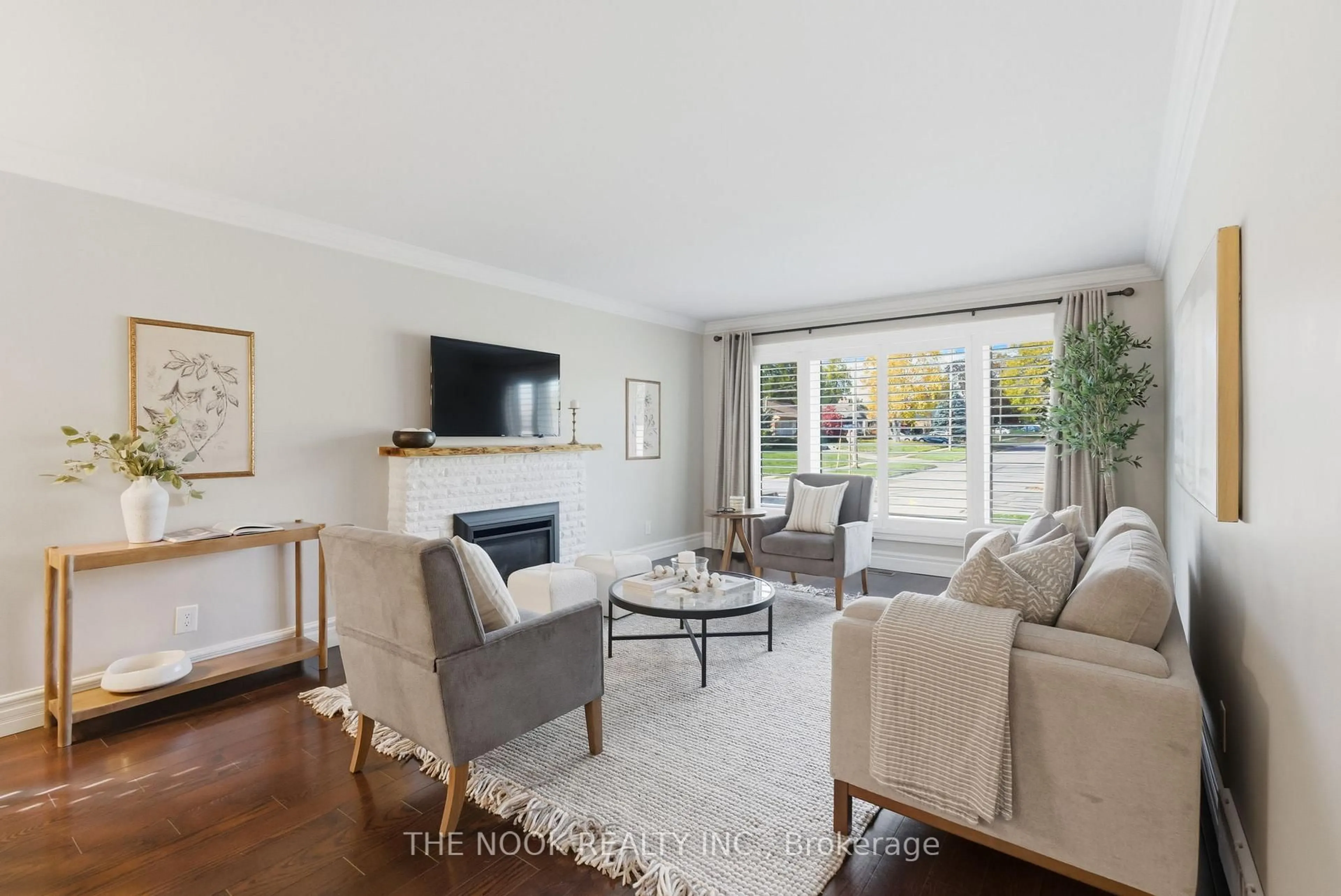 Living room with furniture, unknown for 459 Cunningham Ave, Oshawa Ontario L1J 3C1