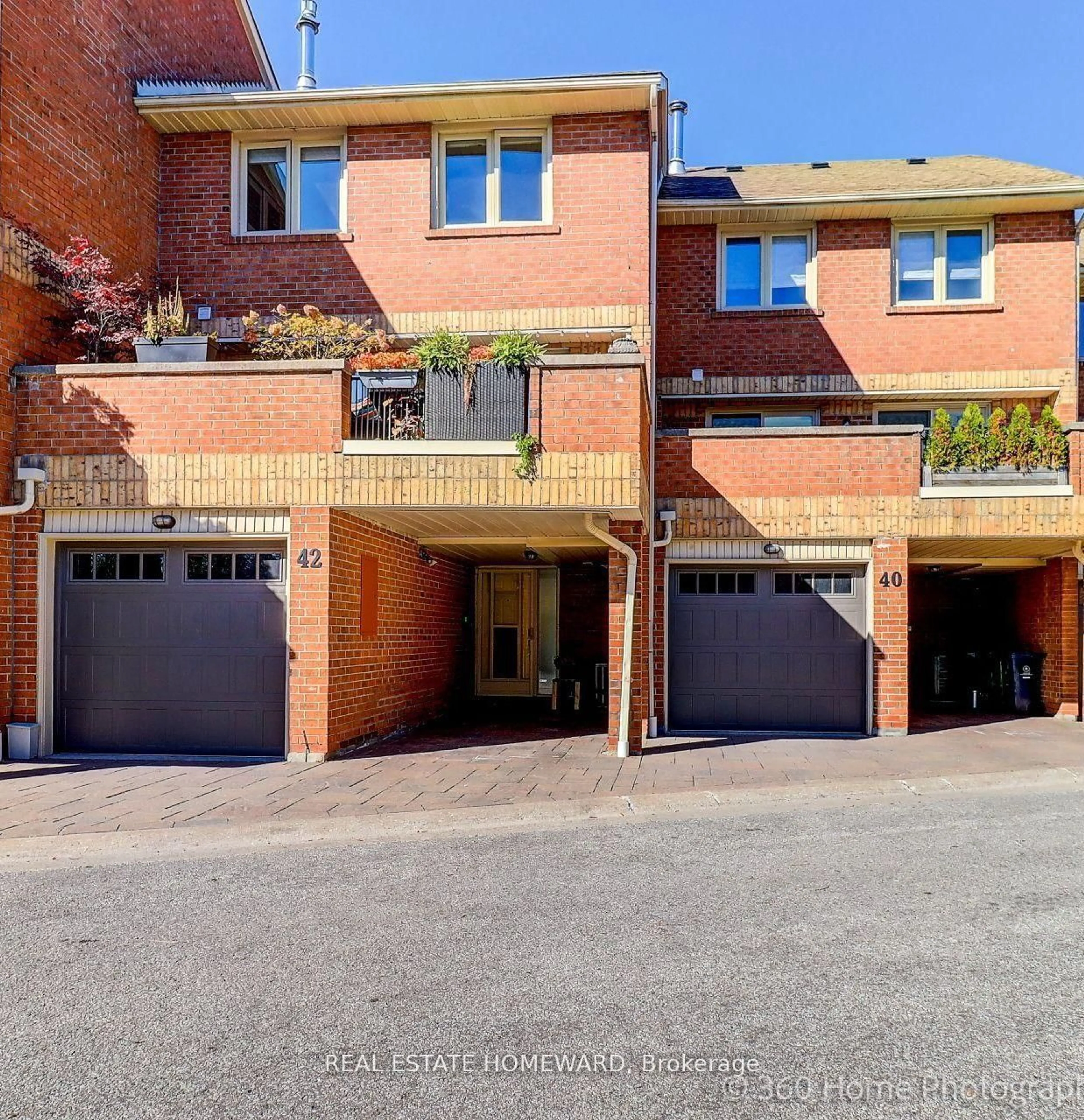 Home with brick exterior material, street for 42 Rodeo Ptwy, Toronto Ontario M1N 4C9